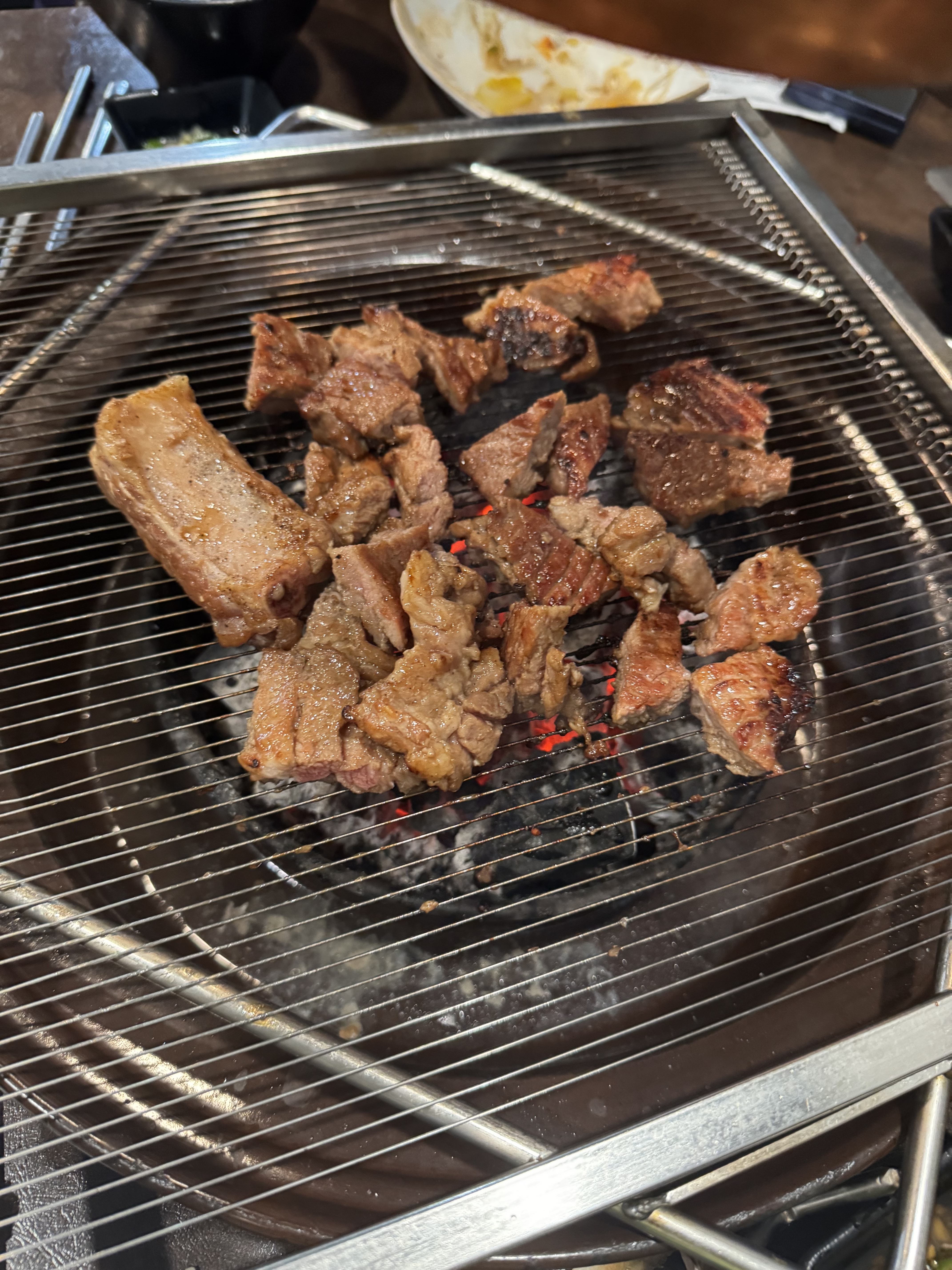 고기도 맛있고 샤브도 맛있고 간장게장 너무 좋아여~~ 아이들이랑 자주 와서 늘 잘먹고 가요