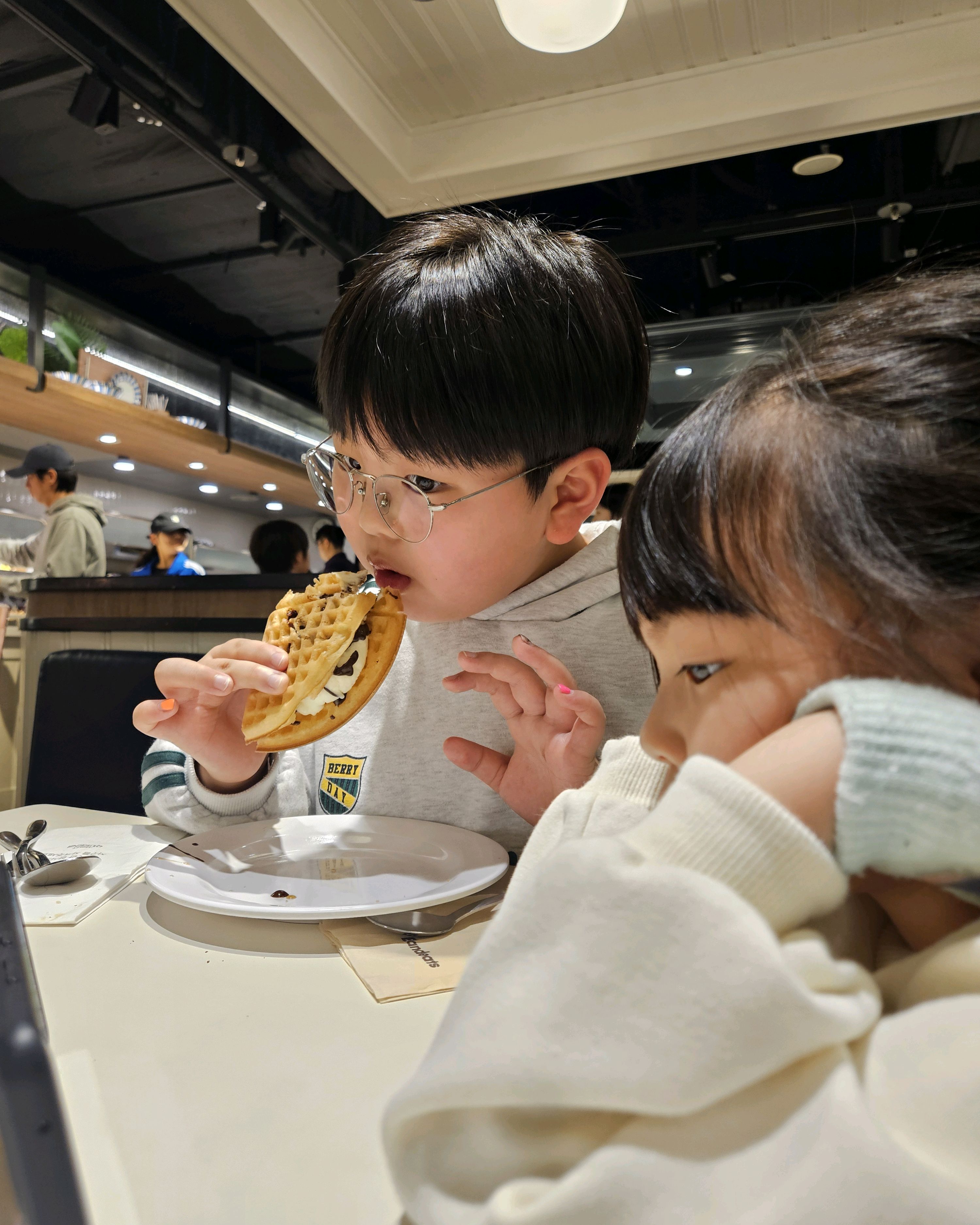우리 아이들 딸기페스티벌에 가서 - 구로역 맛집 애슐리퀸즈 NC신구로점