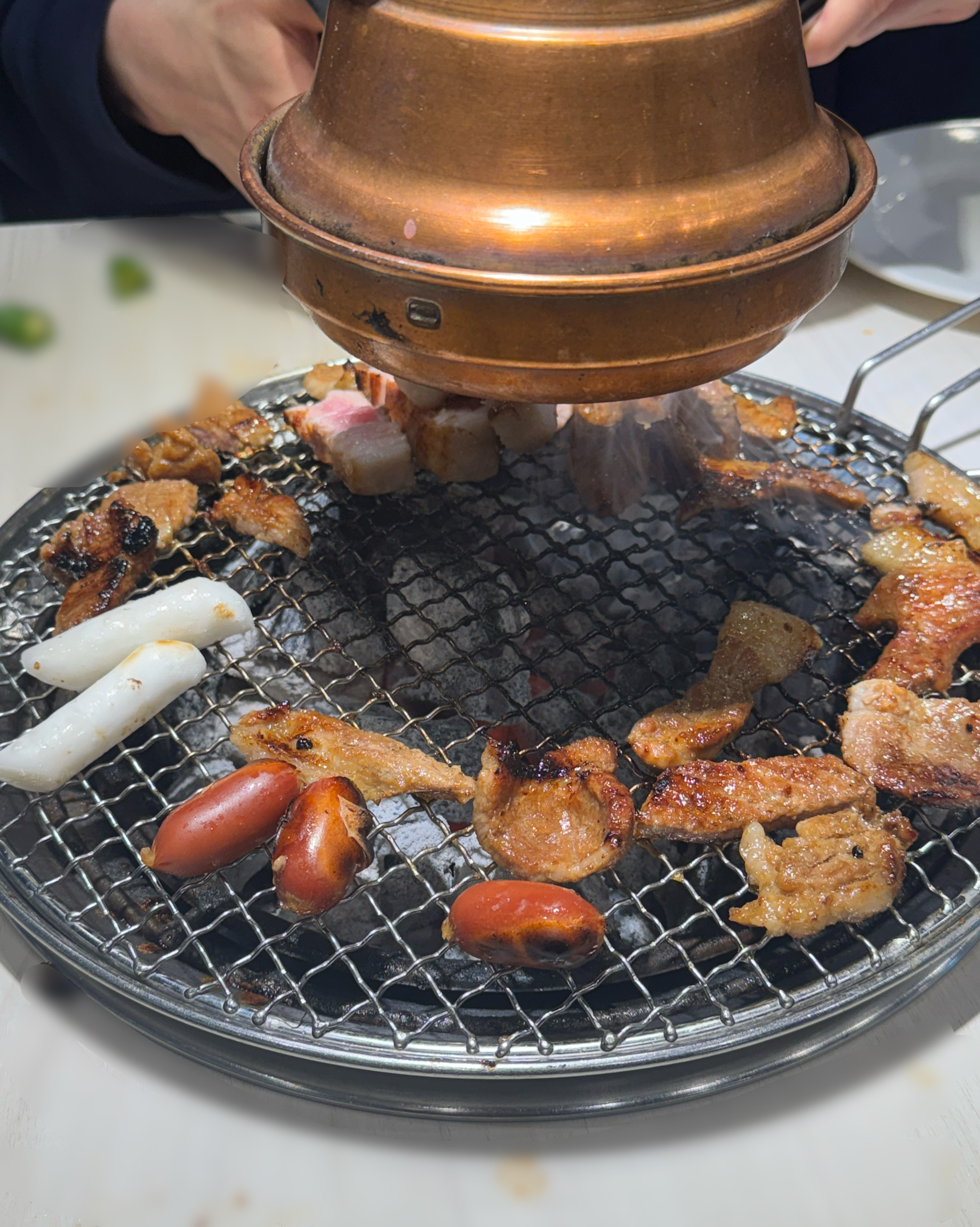 다른 명륜진사들과는 다르게 다양한 메뉴들이 항상 있고 고기 질도 좋아서 너무 맛있습니다!!