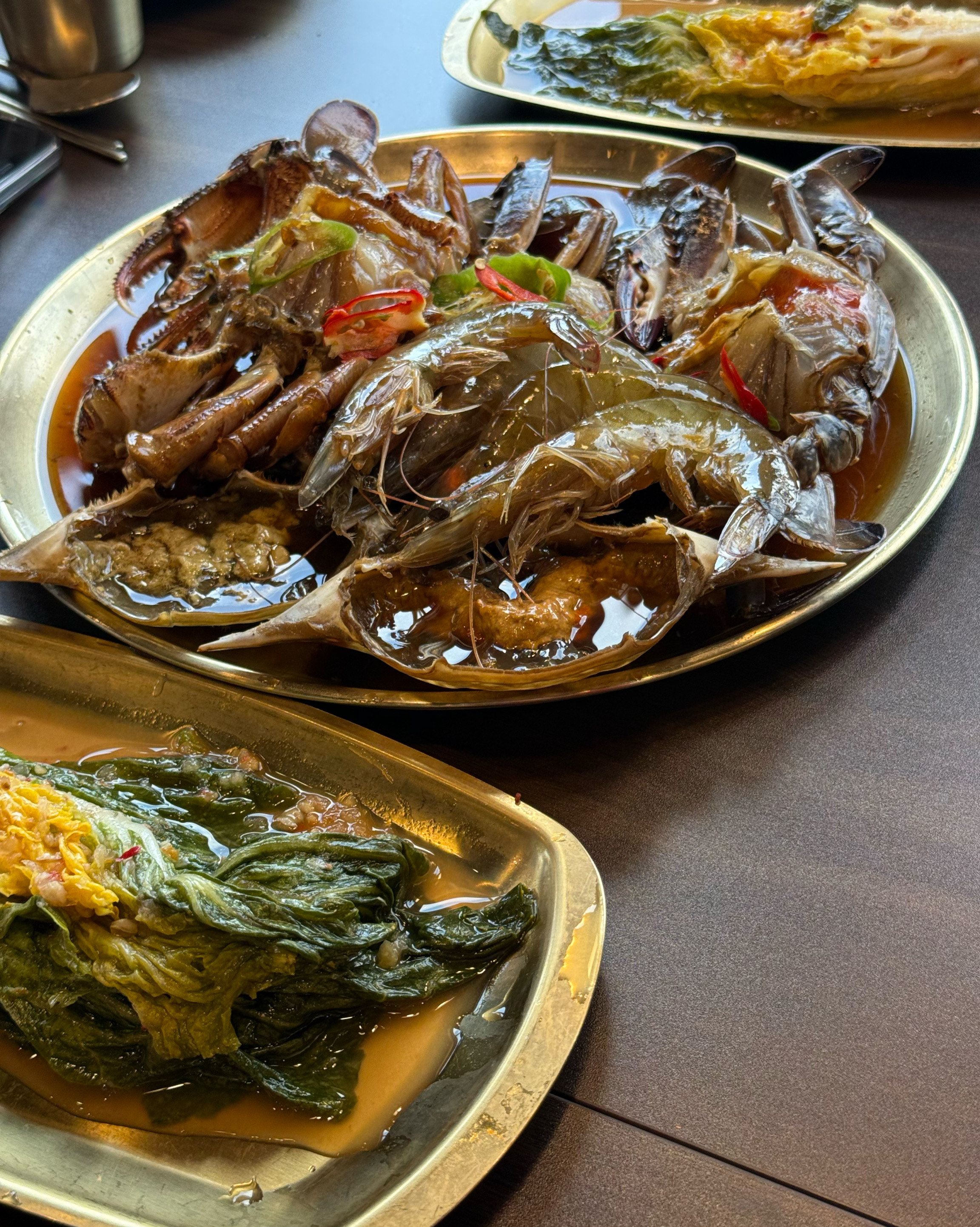 음식이 다 맛있고 깔끔해요!! 특히 간장게장이 안짜고 양념이 진짜 맛있어서 밥이 잘 들어가