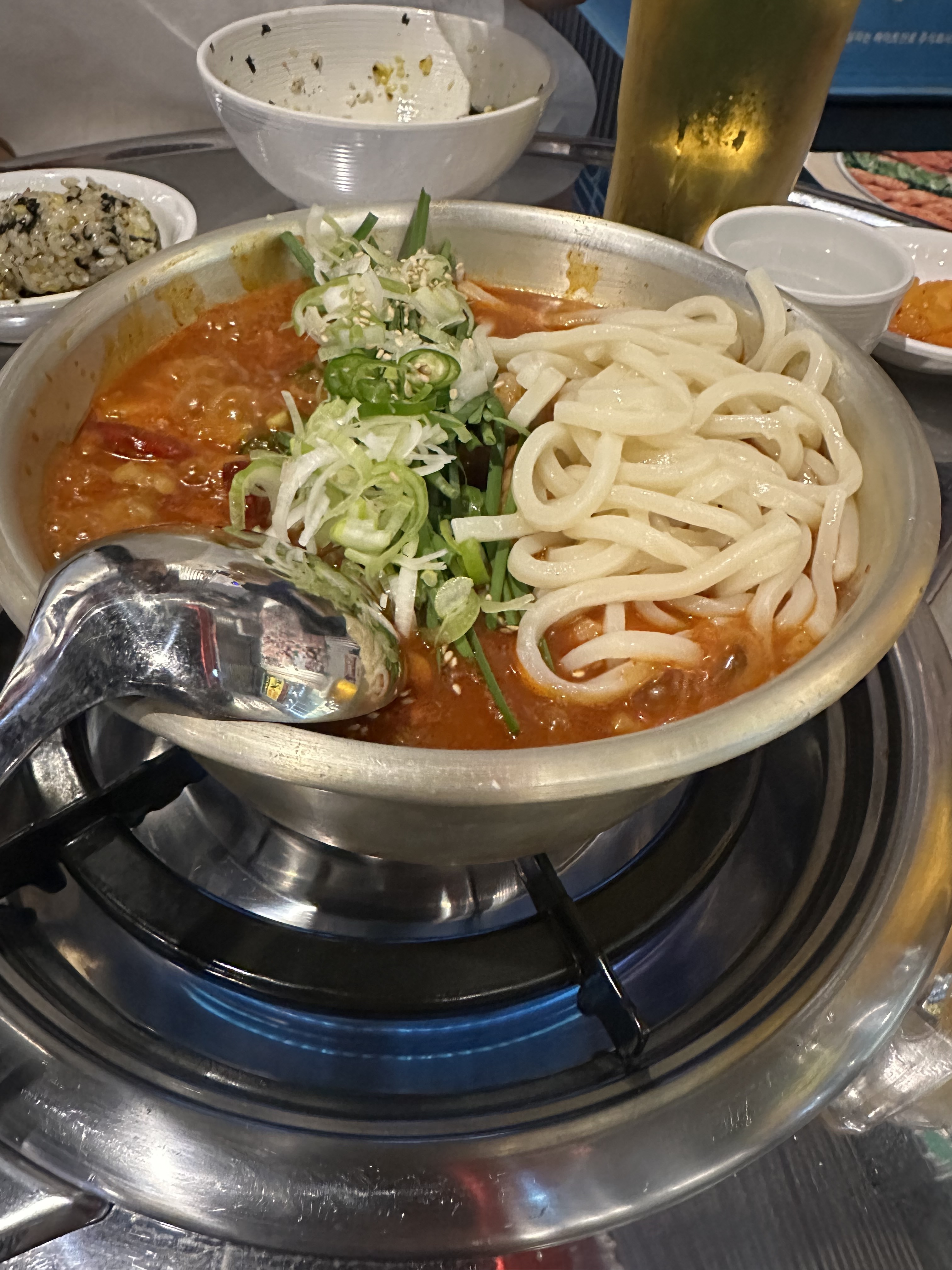 평소에 한사발포차에 와보고 싶었는데 범계에 생겨서 너무 좋아요! 양도 많고 너무 맛있네요!