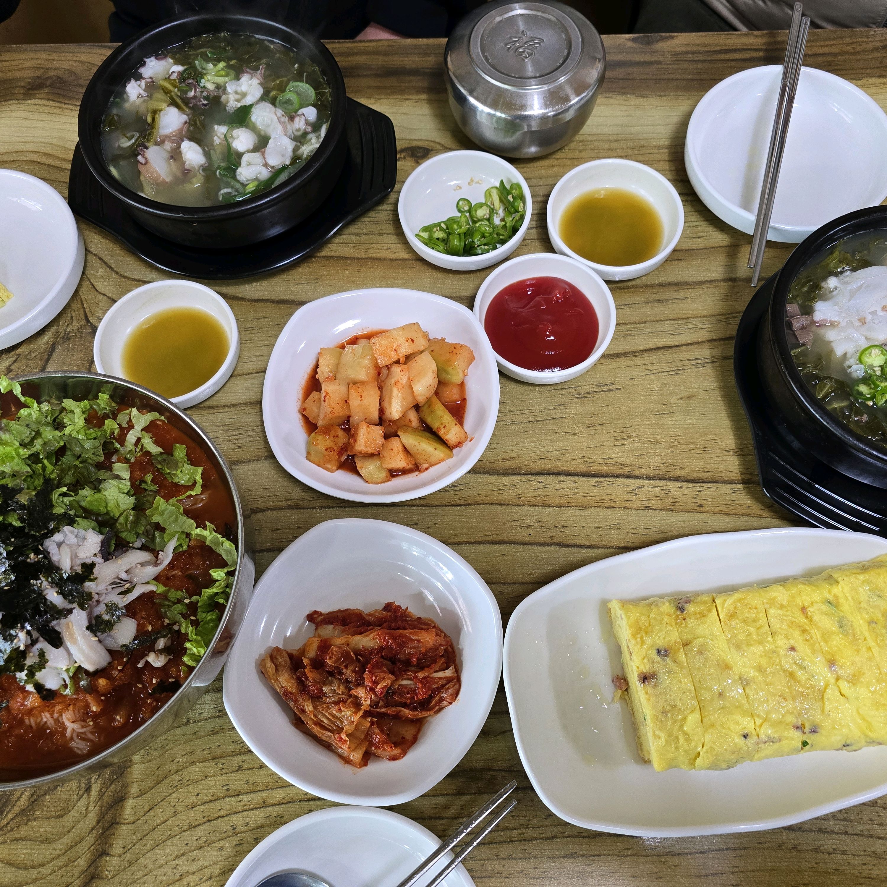 찐 맛집, 현지인 맛집 넘 좋네요 - 아바이마을 맛집 속초문어국밥
