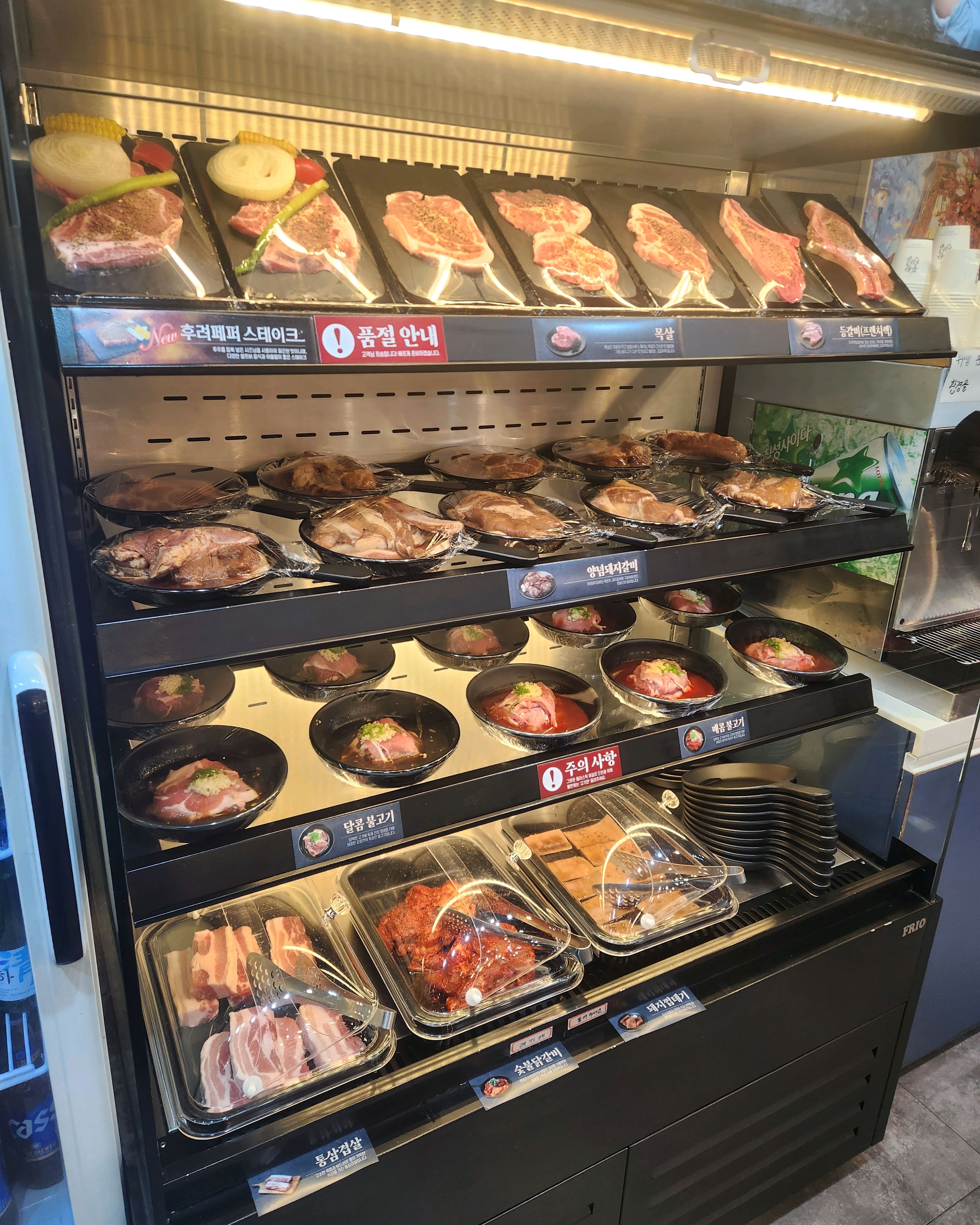 가족끼리 먹으러 왔는데 음식도 깨끗하게 세팅되있고 - 하남 덕풍동 맛집 NEW 버전 명륜진사갈비 덕풍시장점