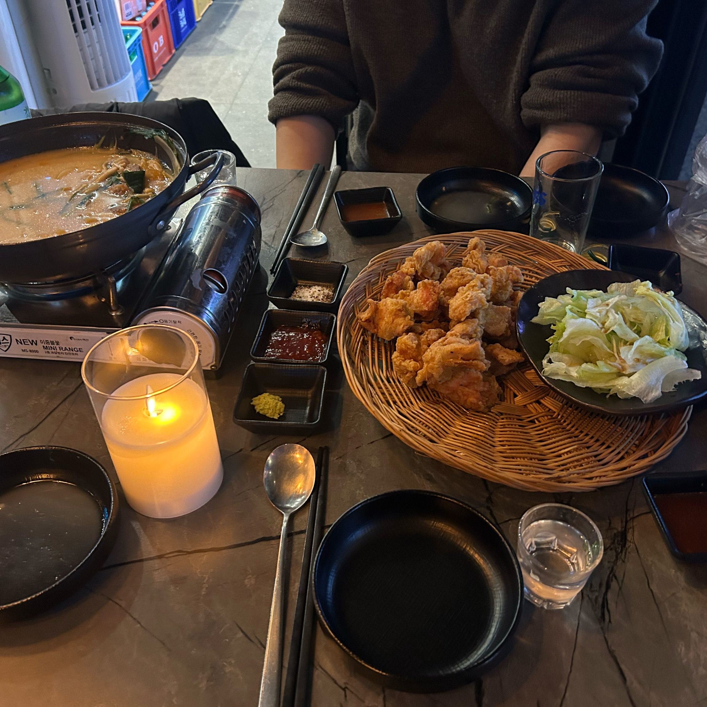남자친구랑 데이트로 방문했는데 분위기 너무 좋고 ㅜㅜㅜ 치킨이 정말 맛있어요! 치킨도 가슴