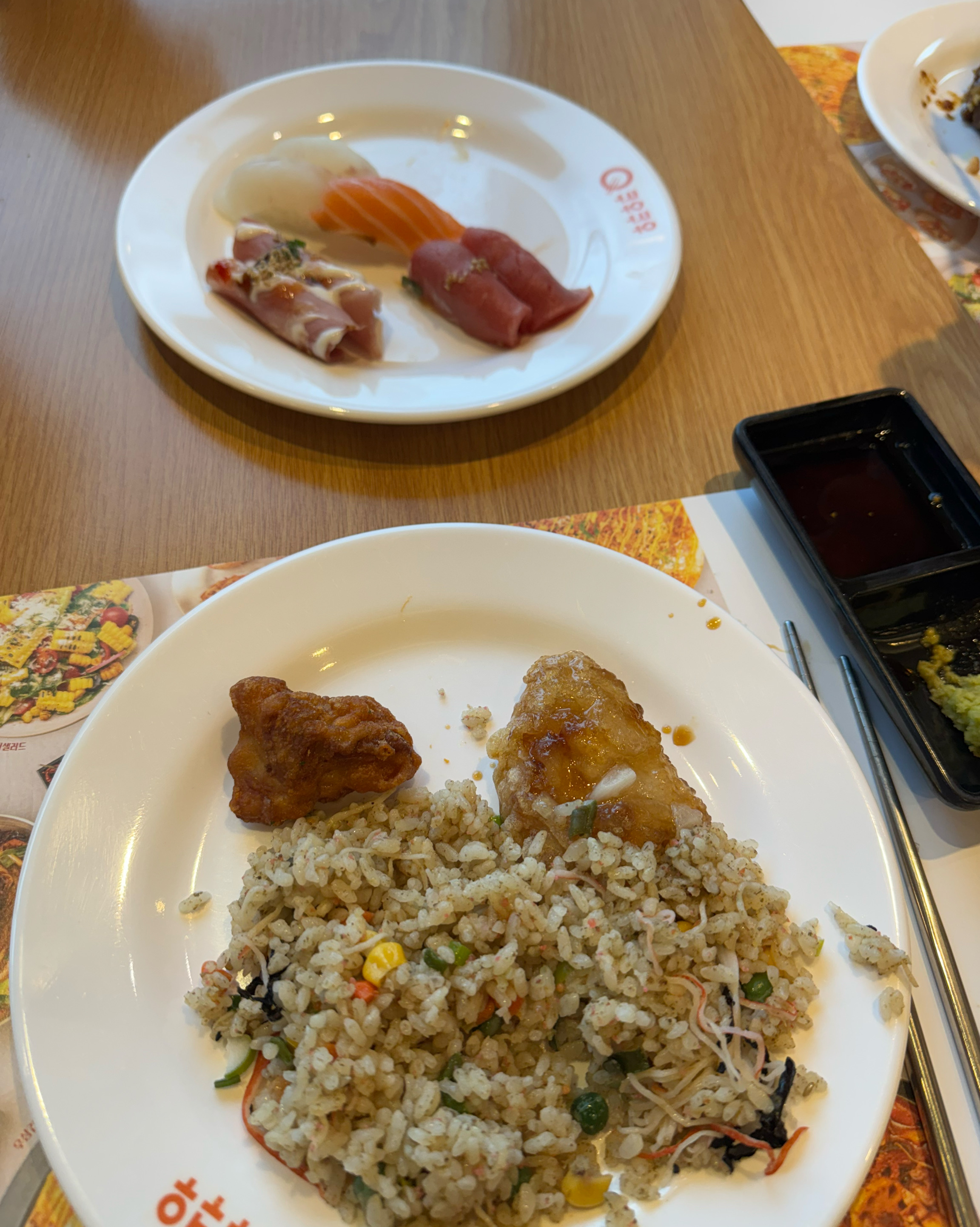 오랜만에 지인들이랑 쿠우쿠우에서 ~ 식사를 같이 해보네요 ㅎㅎ 근데. 쿠우쿠우매장마다 음식