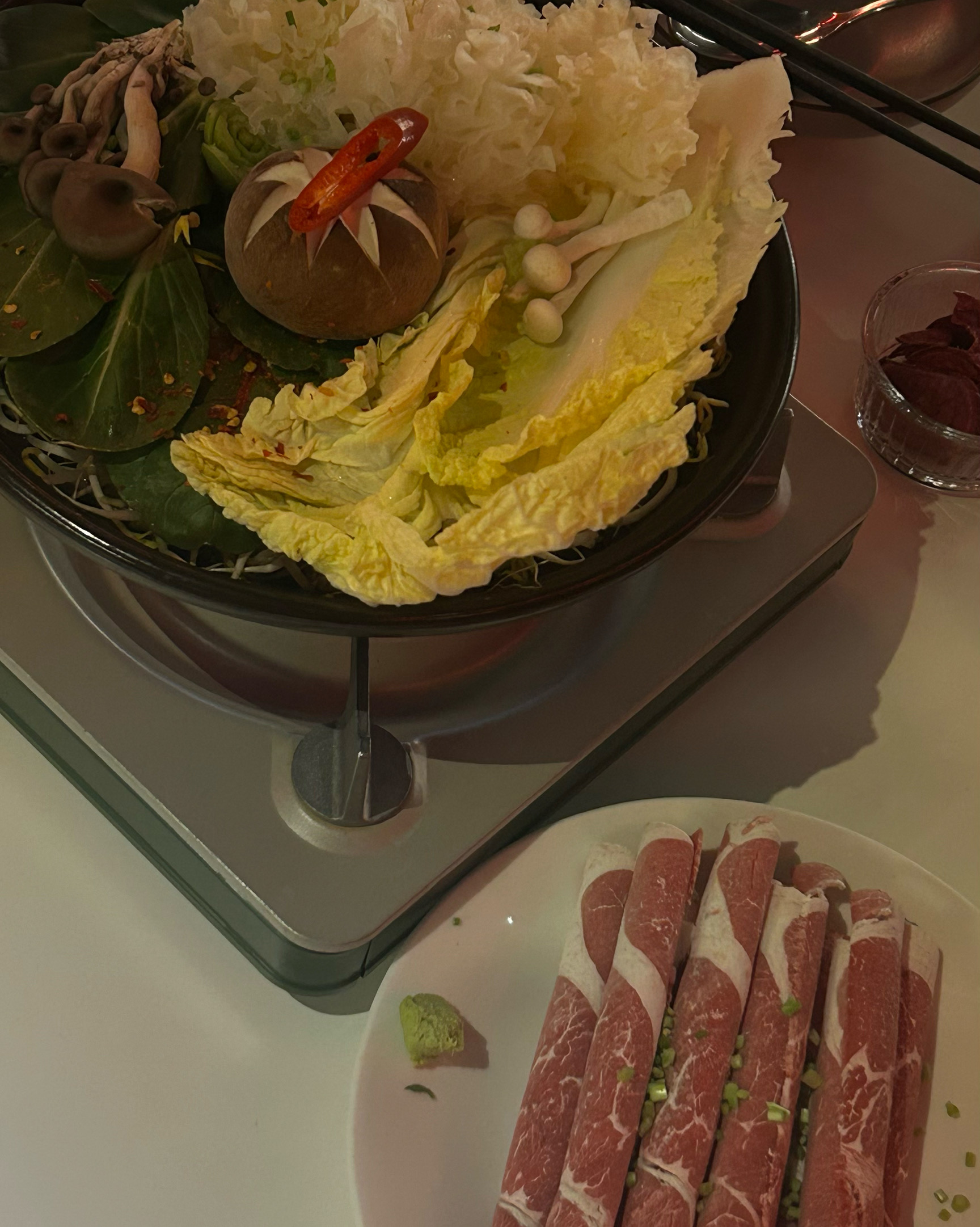 지인이 맛있다고해서 기대하고 왔는데 기대이상으로 분위기도 너무 좋고 음식들도 너무 이뻐요!