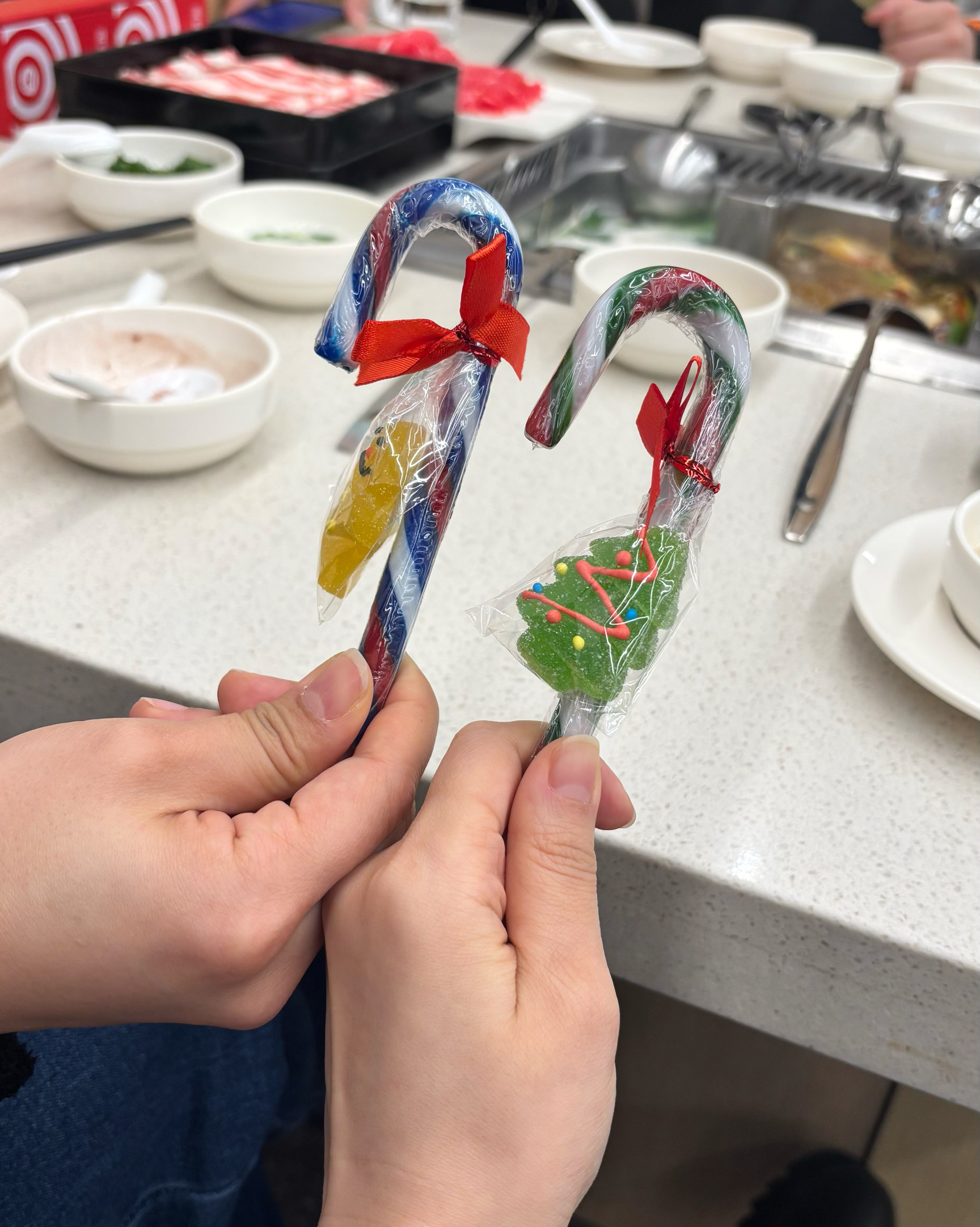 친구랑 생일맞이 하이디라오 방문했어요~ 평일낮이라 그런지 사람도 적어서 쾌적하고 이것저것