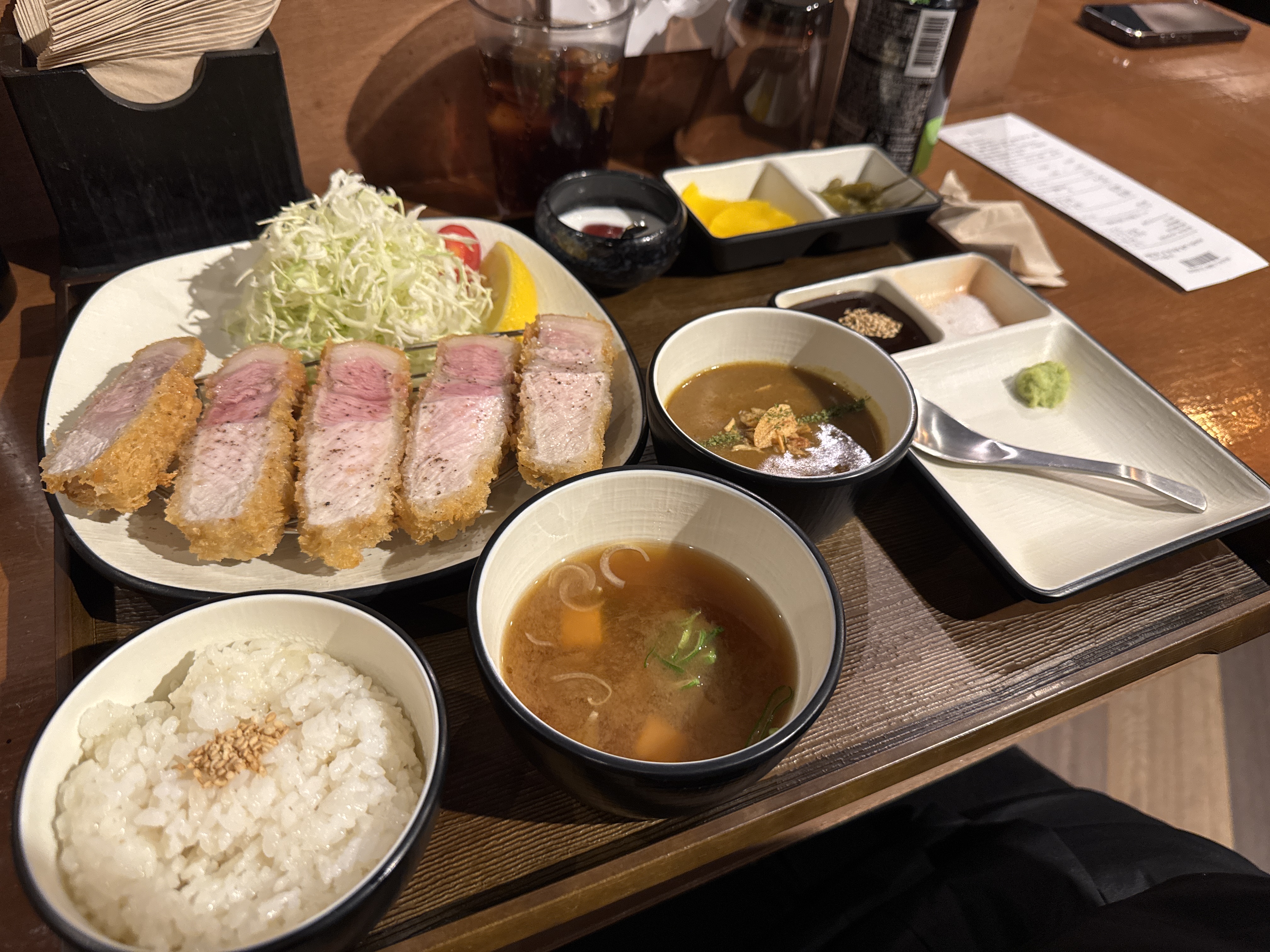 숨은 맛집이에요! 조용하고 분위기도 좋아요. 카레랑 같이 먹으니 더 맛있네요. 불당동에 맛