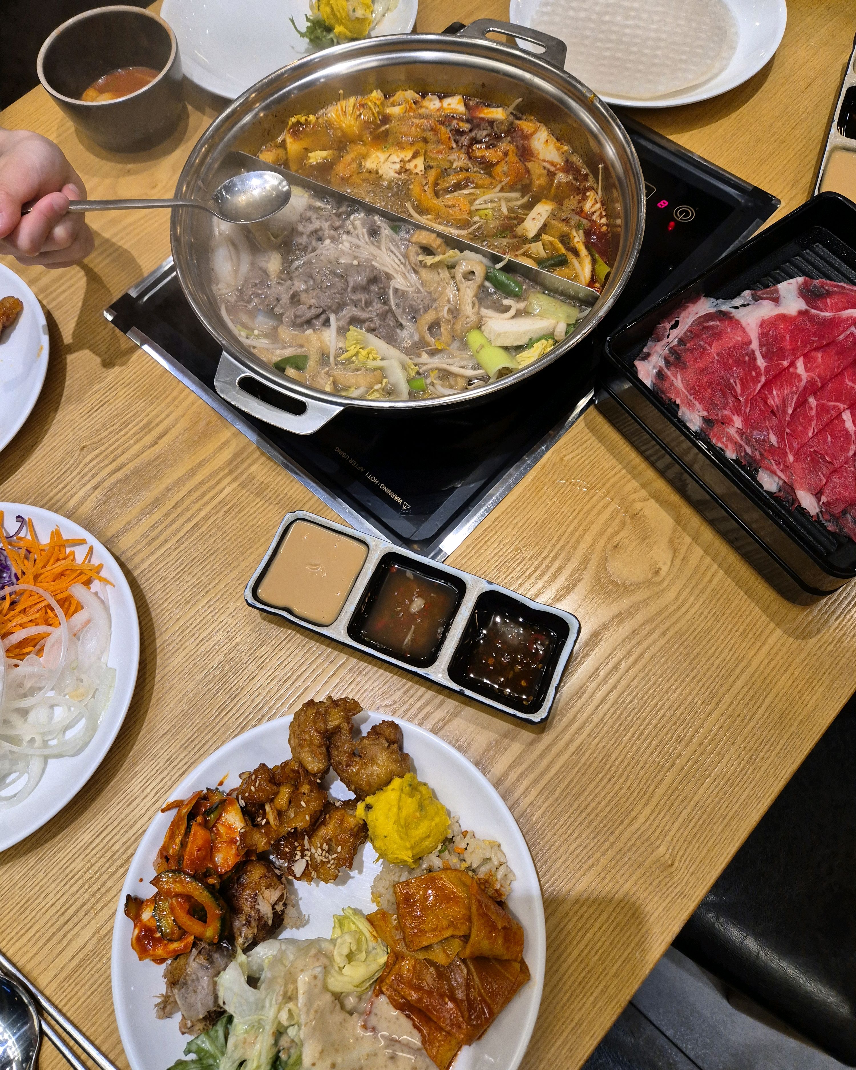 고기가 신선하고 좋아요~ 샐러드바음식도 청결히 잘 관리해주셔서 좋아요 - 부산 금정구 맛집 샤브20 부산금정점
