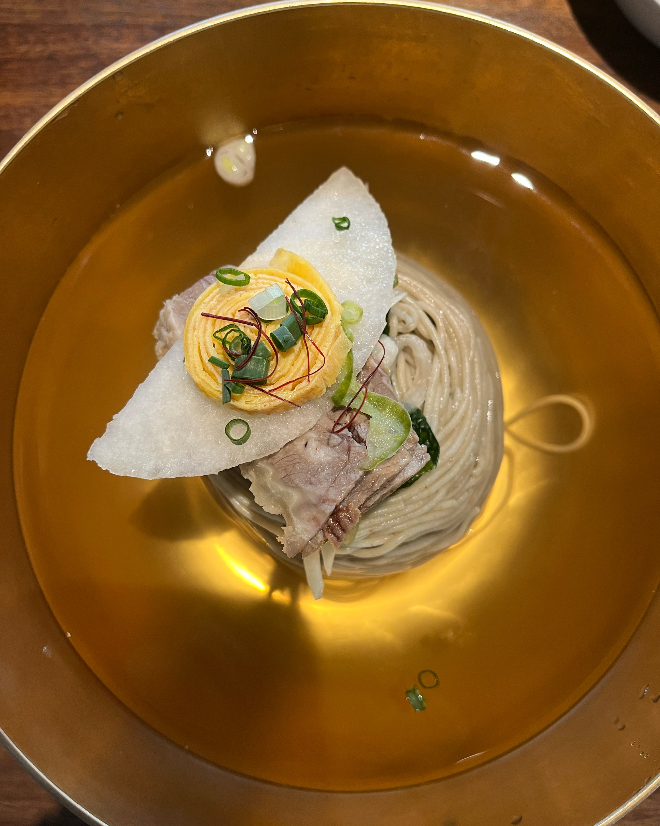 처음 먹어보는 평양냉면이지만 양도 많고 맛있게 - 서교동 맛집 서관면옥 홍대점