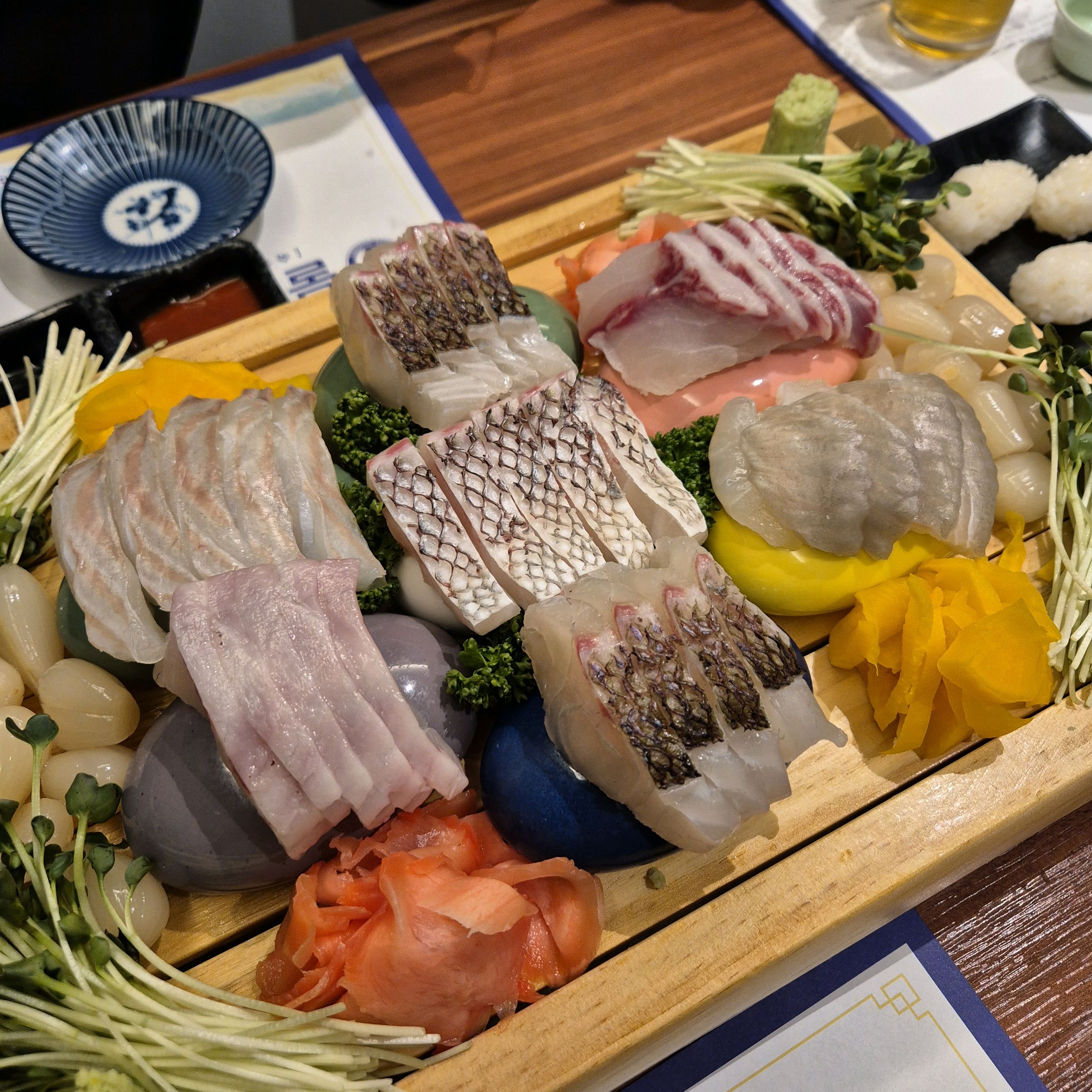 직원분들 친절하시고 회상태도 좋고 무한이라 많이 먹을수있어요. - 종합운동장역 맛집 물고기자리 잠실점