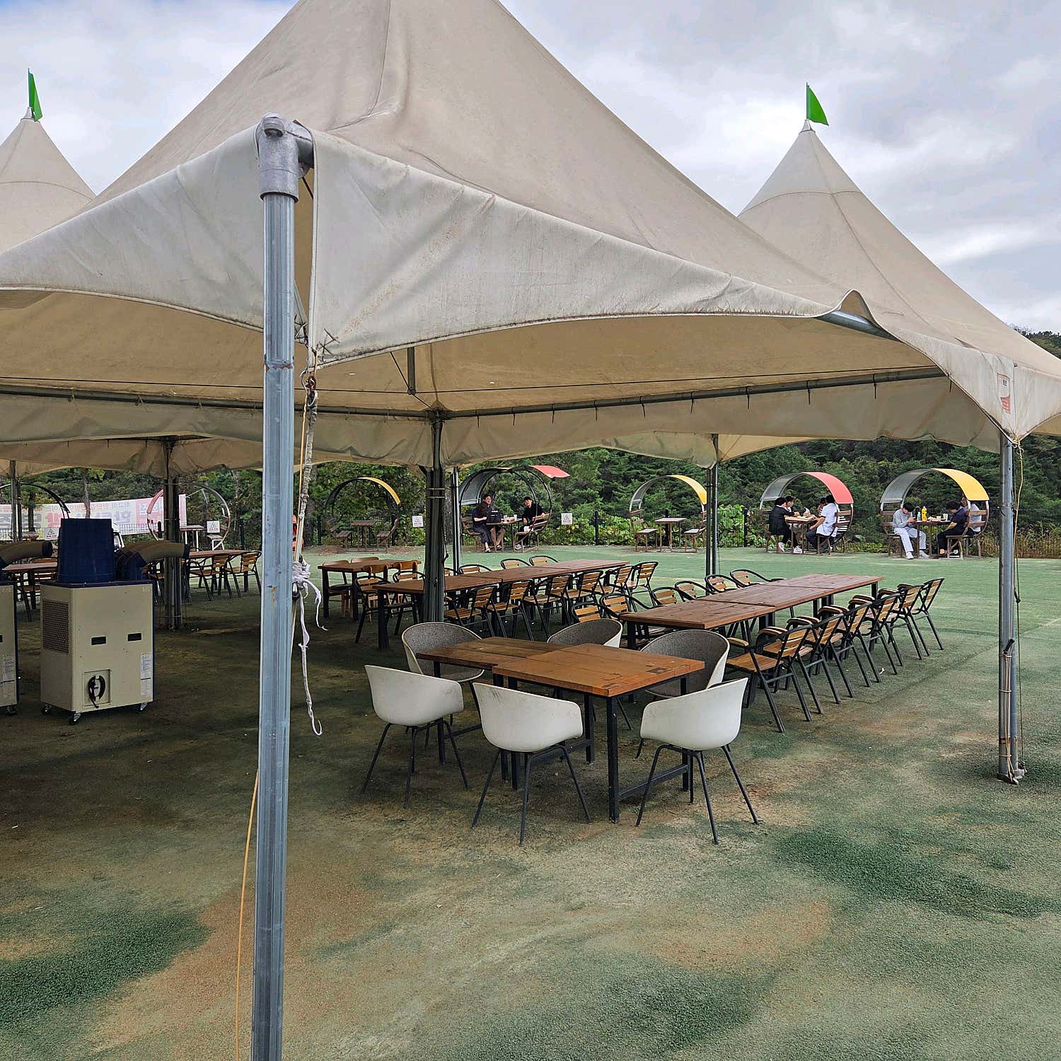 포장을 기다리는 빵들