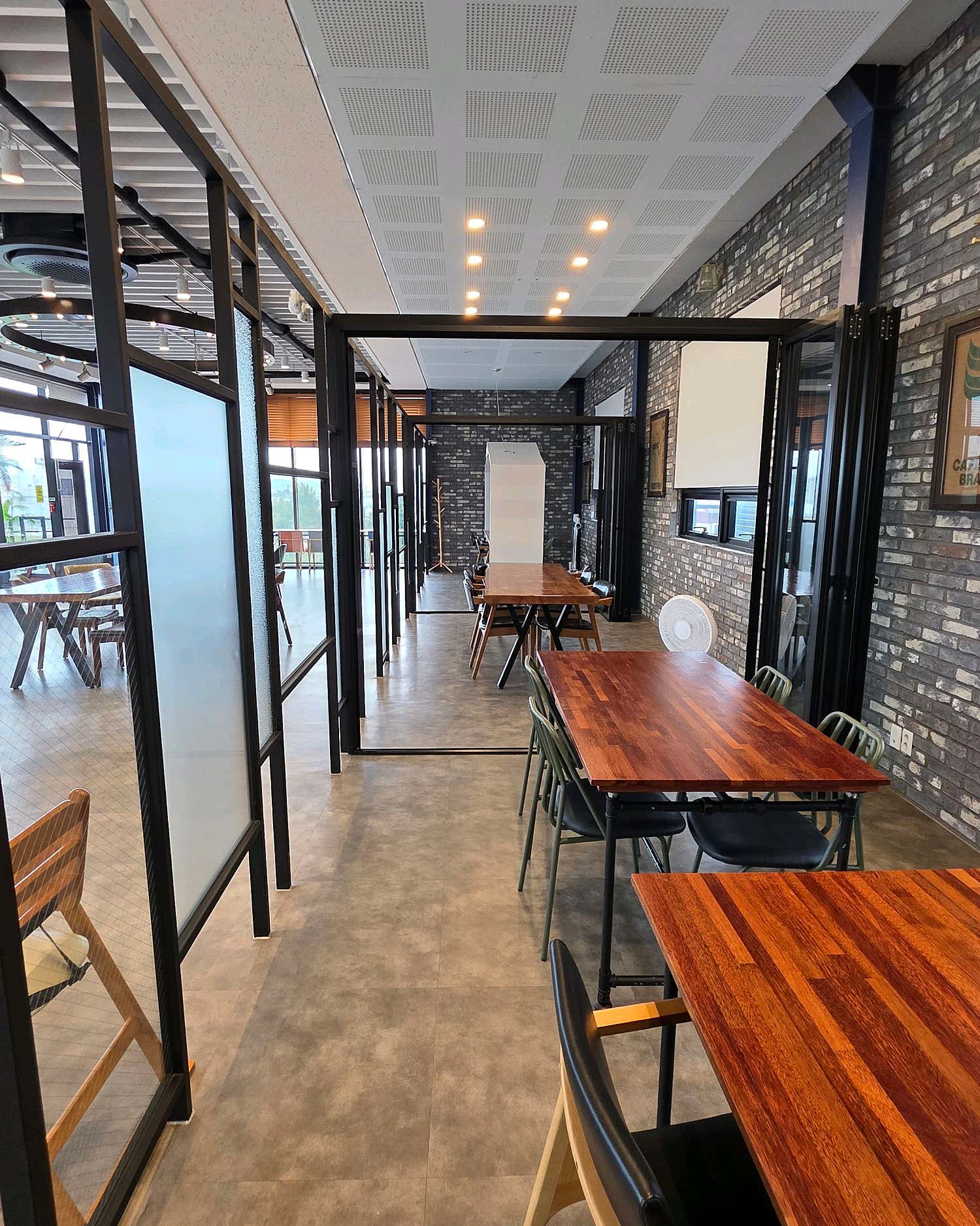 엘쏘울에스프레소 옥천 다양한 빵과 디저트