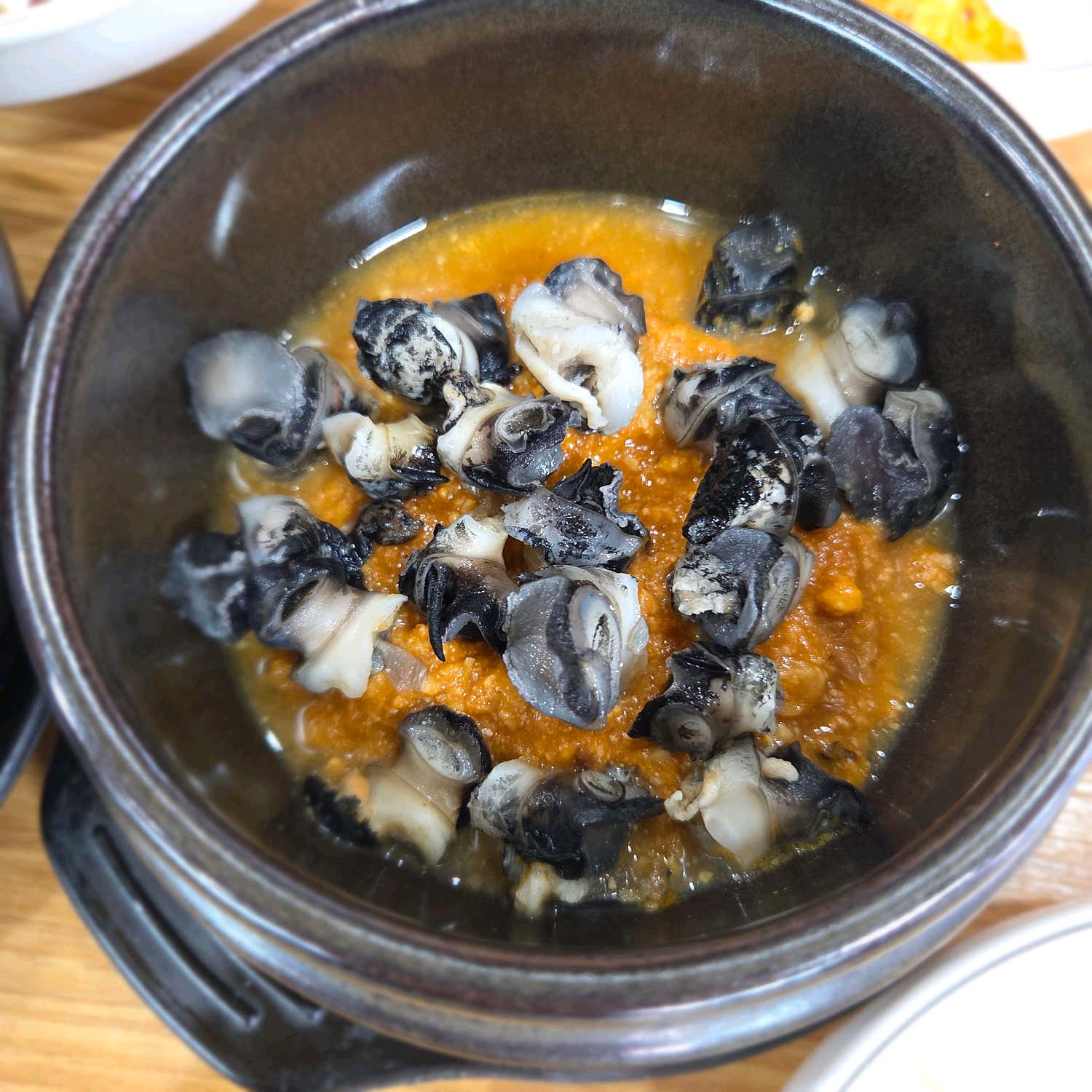 우렁이 쌈장과 채소