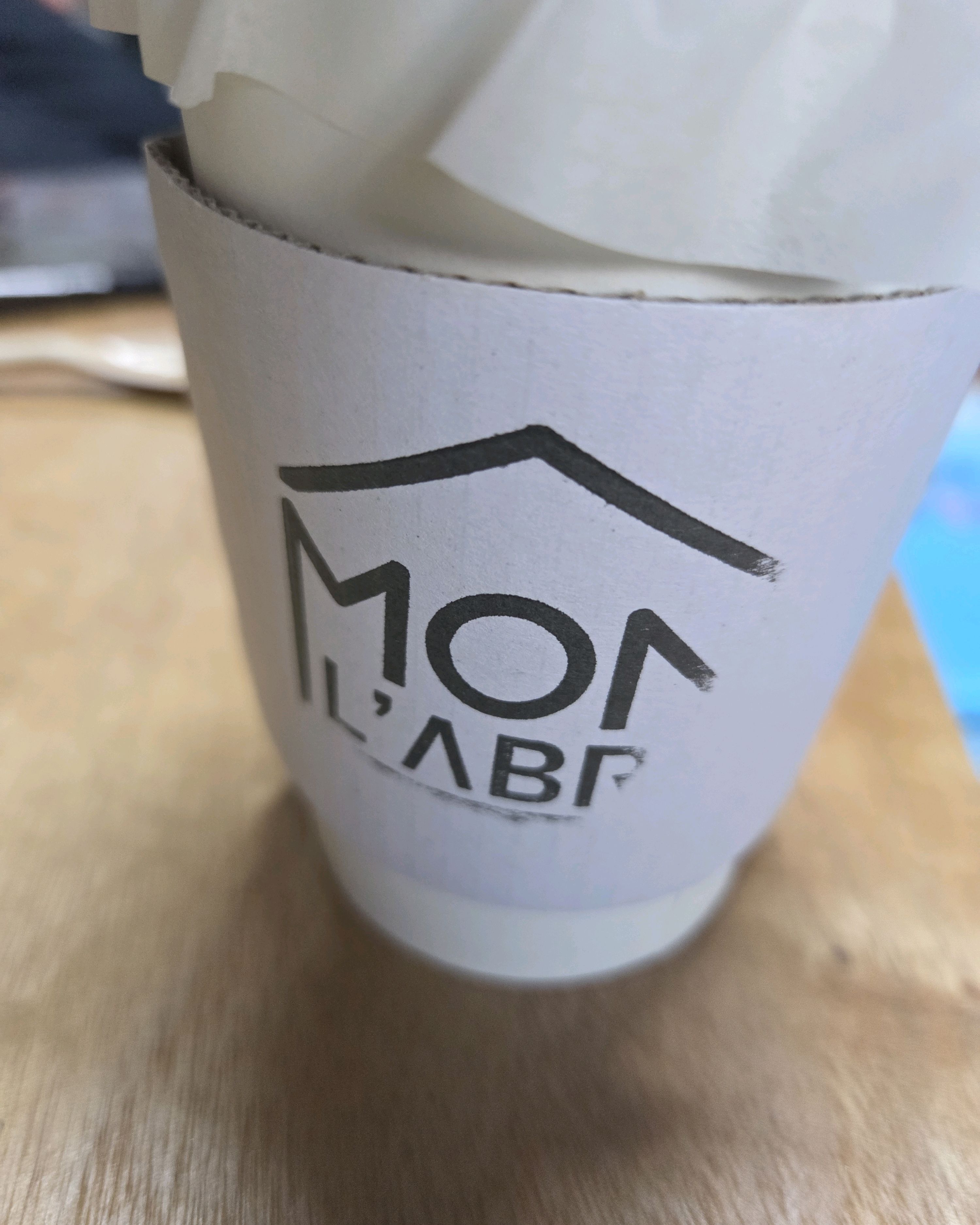 몬-라브리 로고