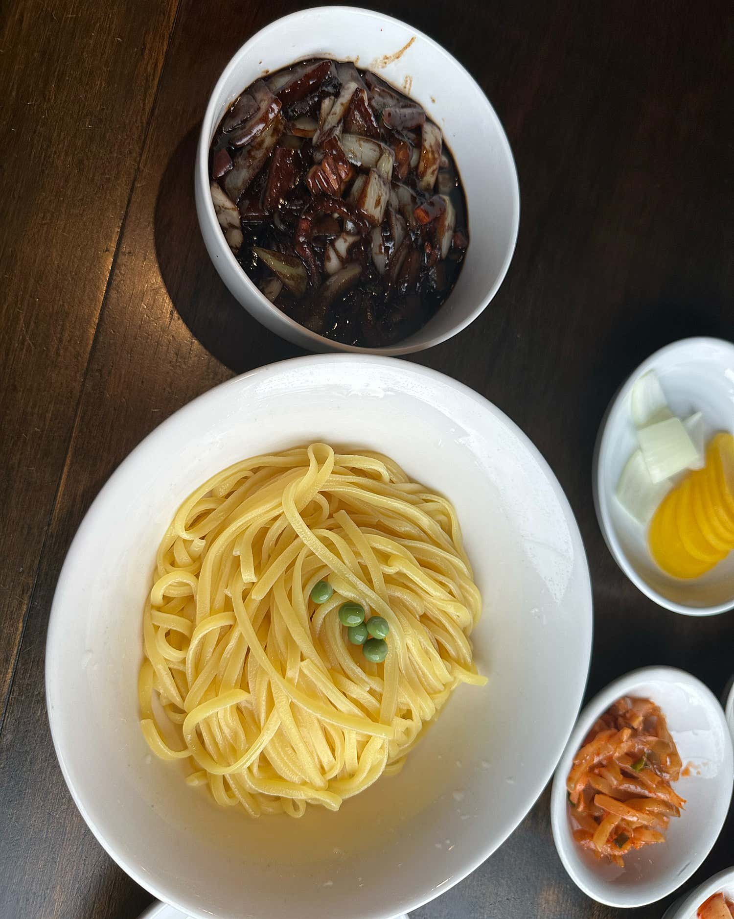 태산 식당 내부 인테리어