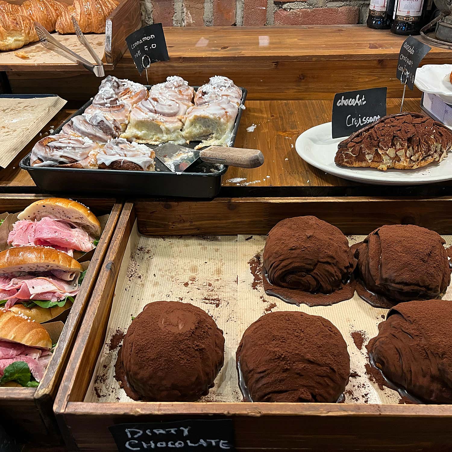 퀸즈베이커리 삼청점 빵과 음료