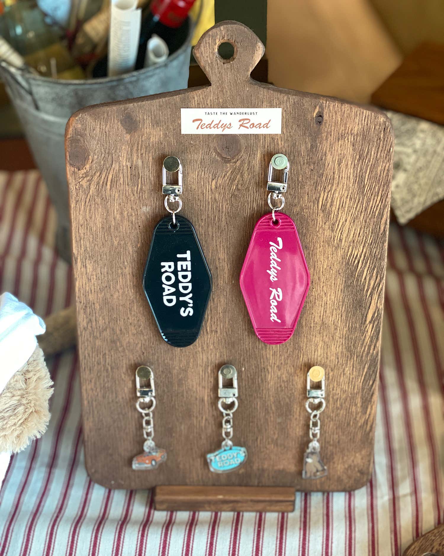 테디스로드 베이커리카페 향남점 넓은 테이블 공간