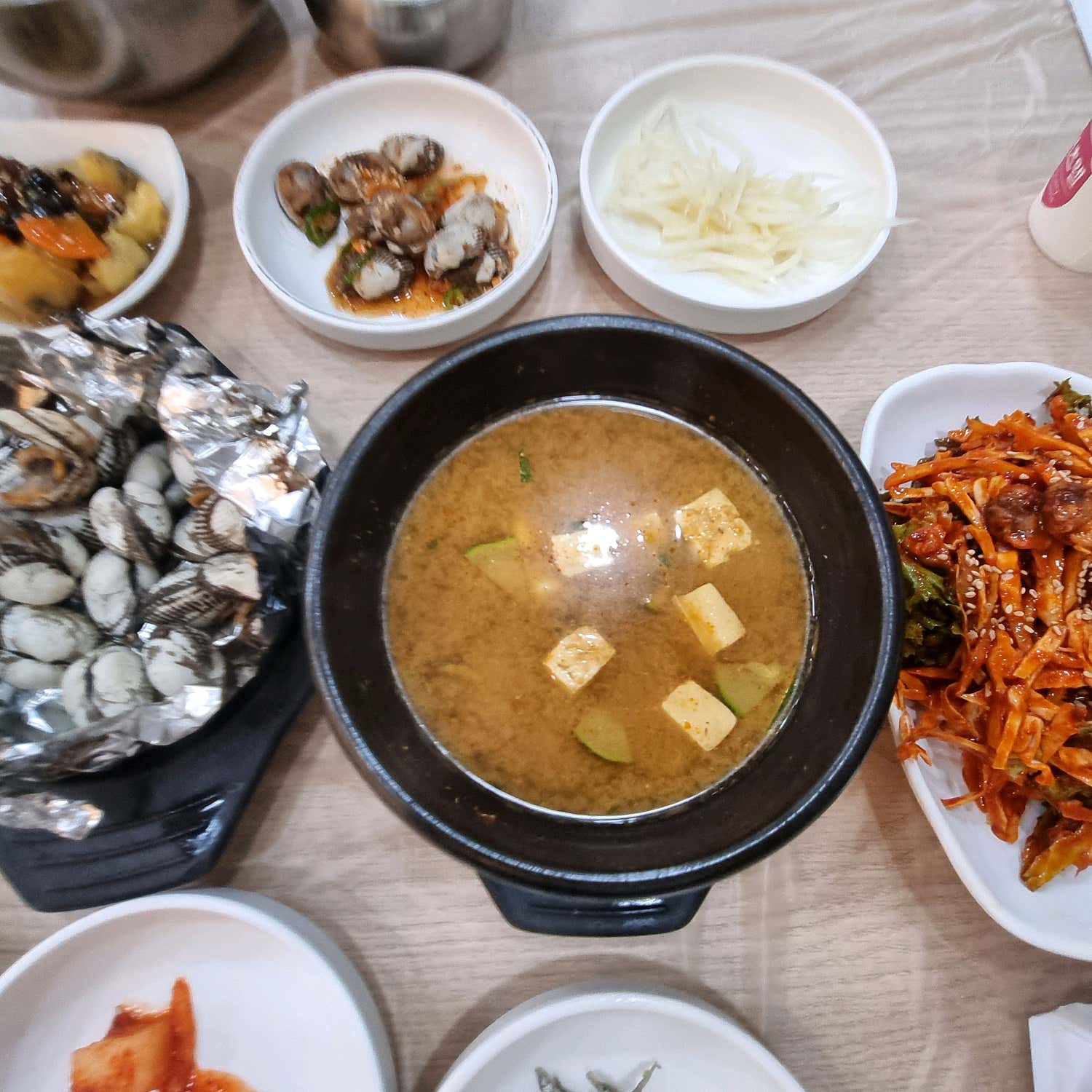 정가네원조꼬막회관의 신선한 꼬막무침 클로즈업