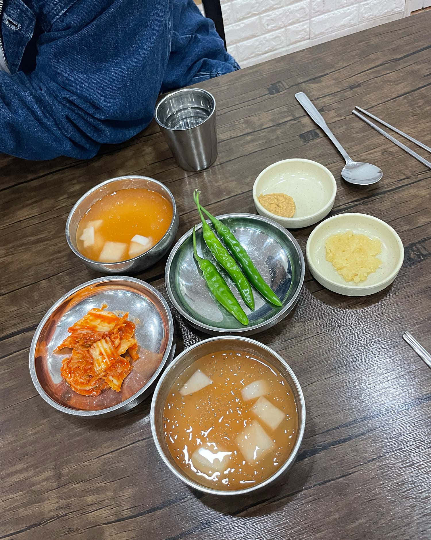 살얼음 동동 시원한 깍두기