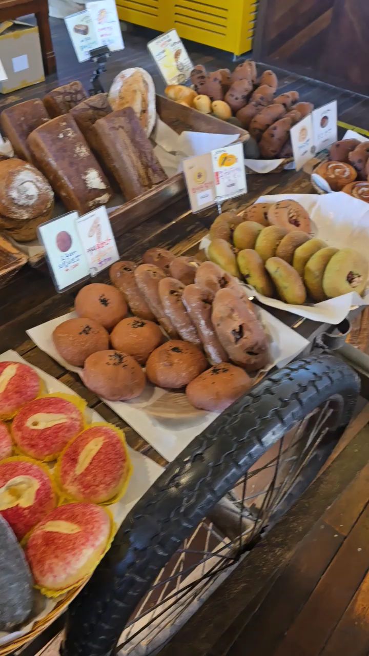 목월빵집 빵 진열