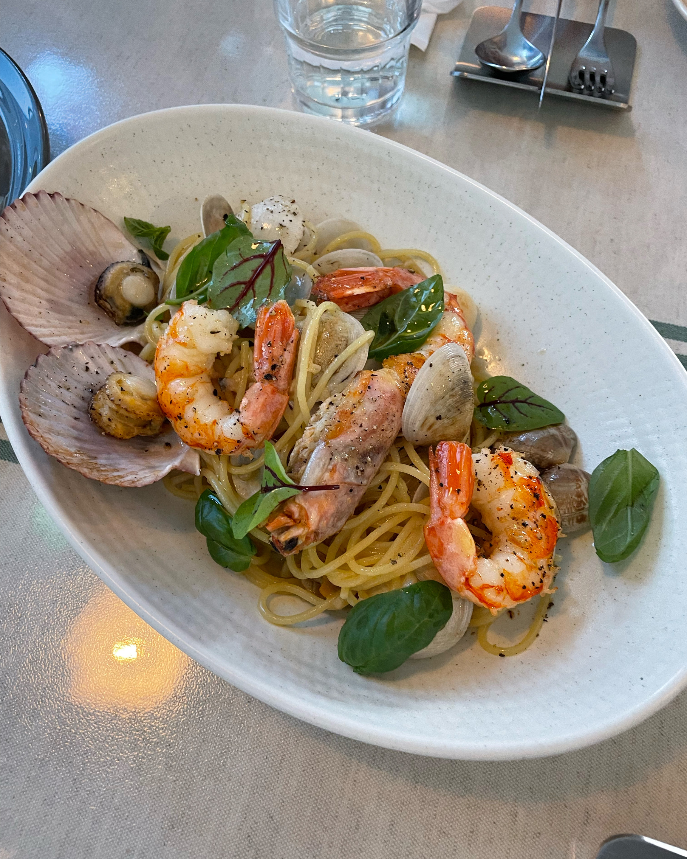 새우, 조개, 홍합 등이 들어간 해산물 파스타