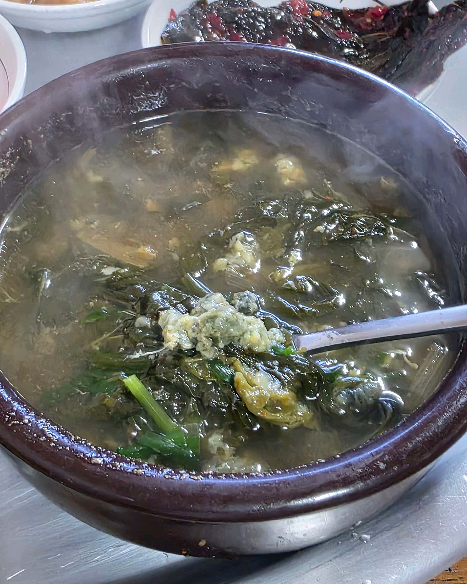 올갱이국과 기본 반찬