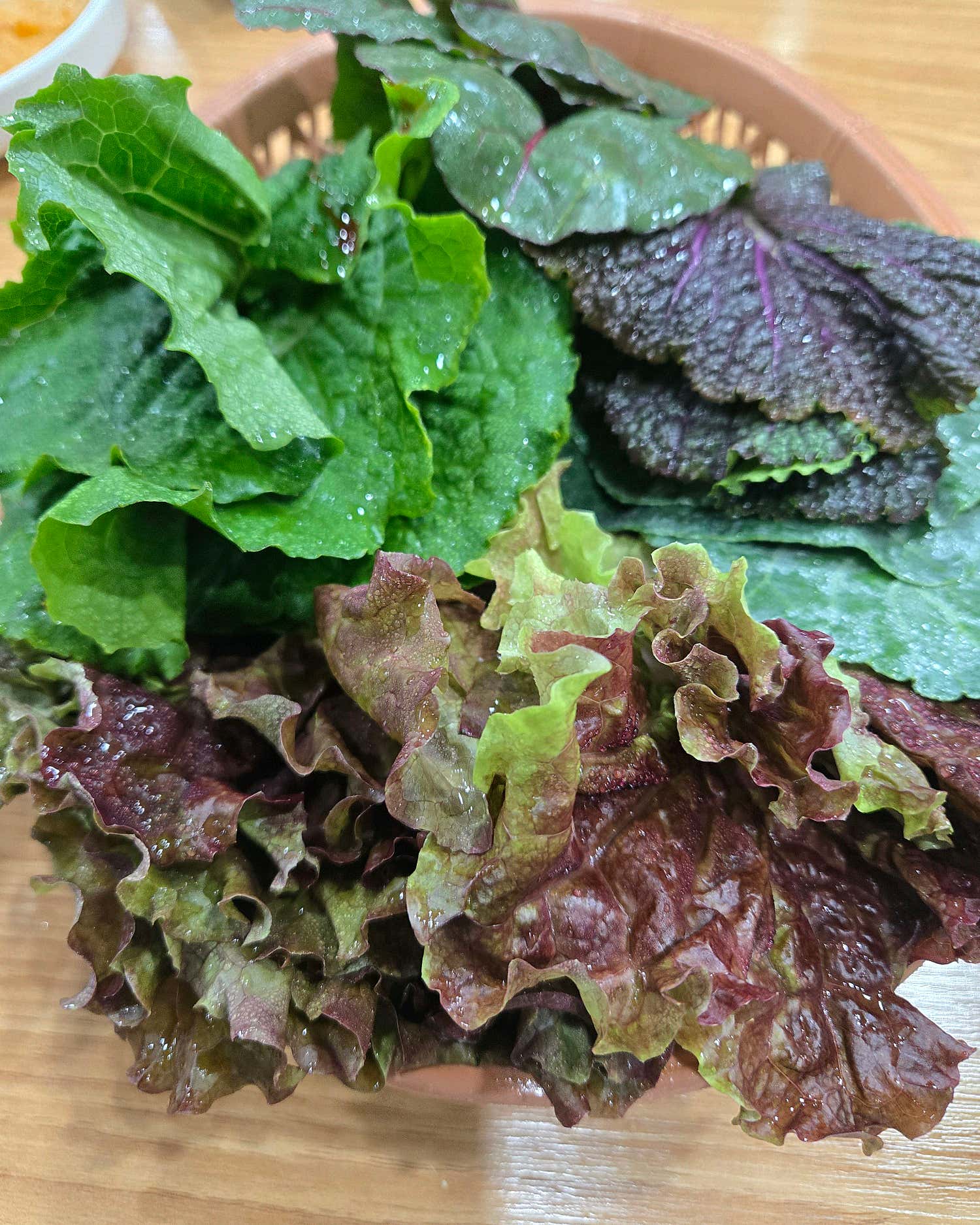 금잔디 우렁이 쌈밥집 반찬과 밥