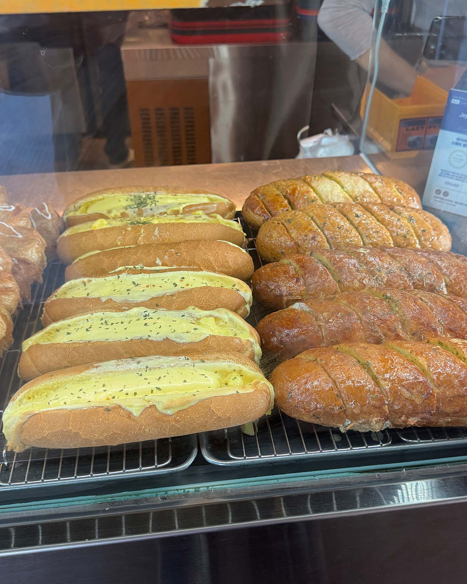 아이스 아메리카노와 함께 즐기는 애월 오션뷰