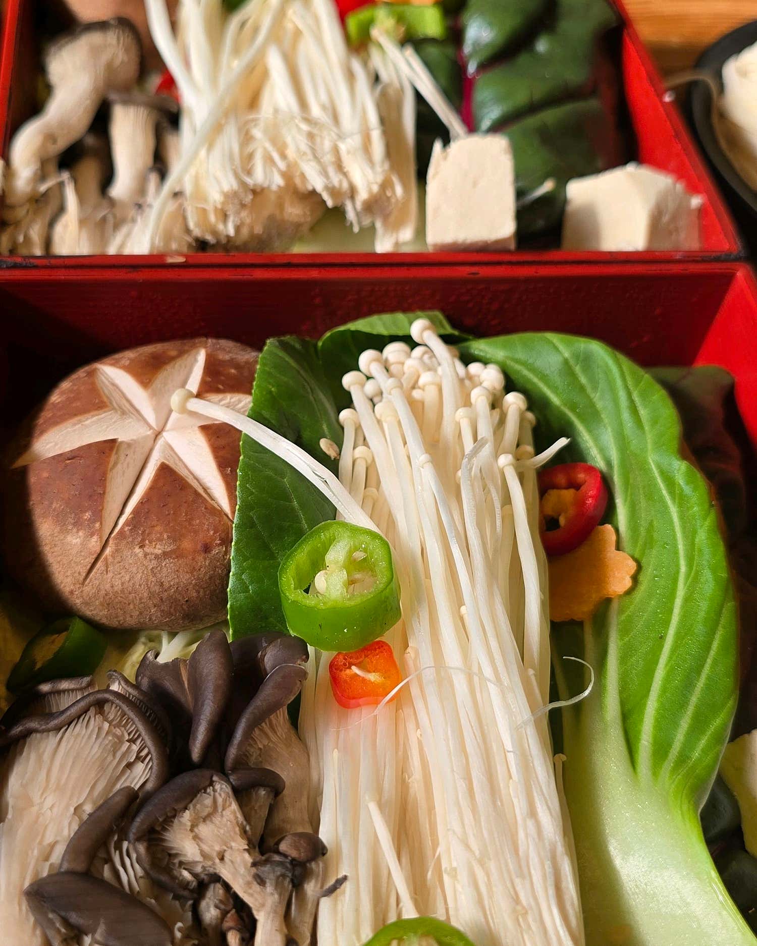 스키야키 냄비와 고기