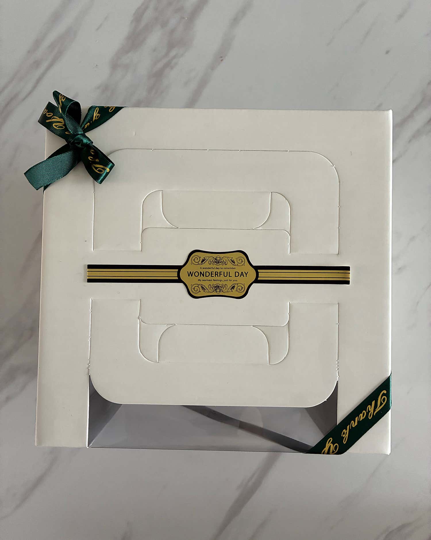 꽃다방의 커피와 케이크 포장 박스