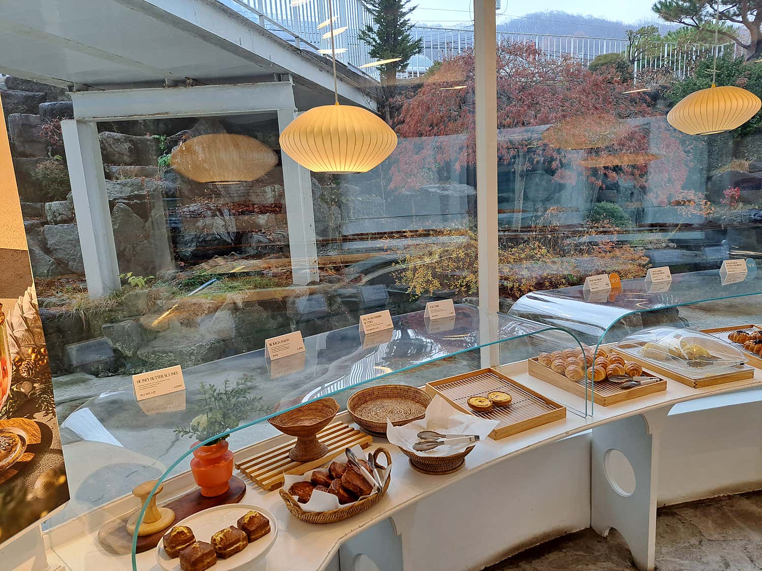 다양한 종류의 베이커리 제품들