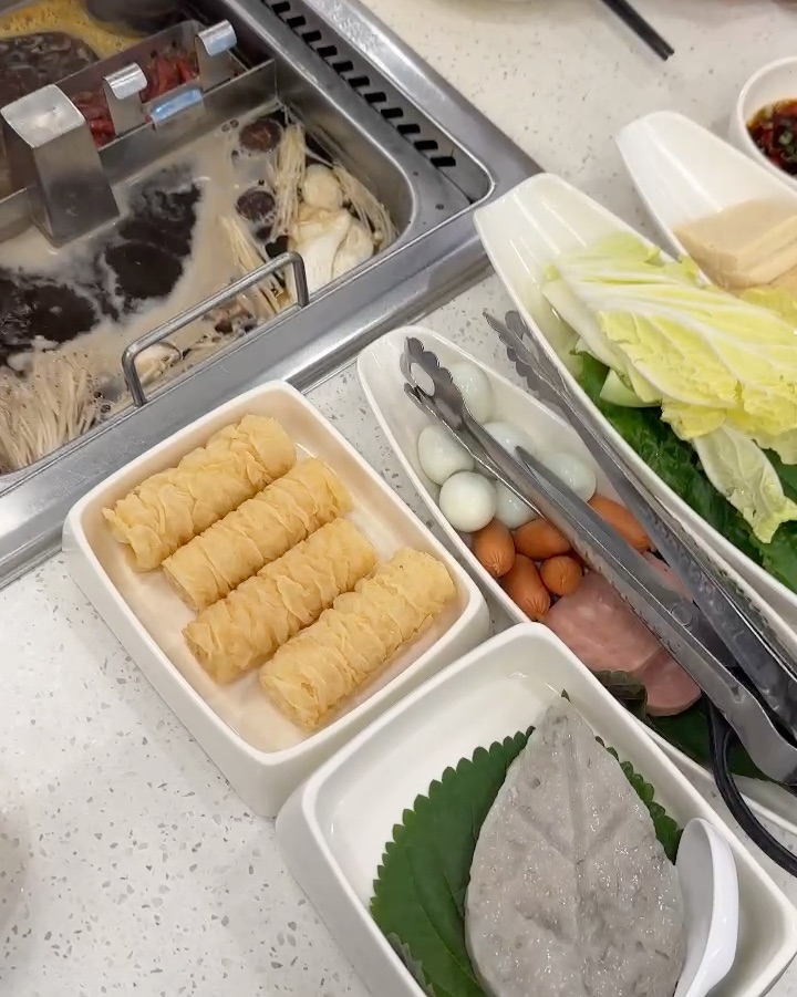 다양한 훠궈 재료들