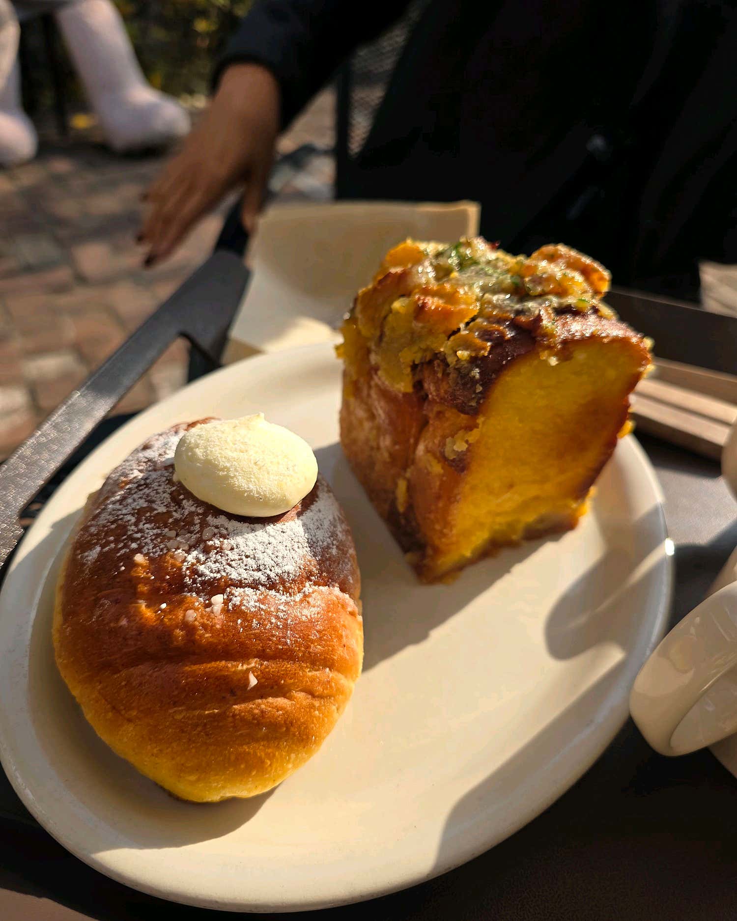 퀸즈베이커리 삼청점 2층 테라스에서 보이는 삼청동 풍경