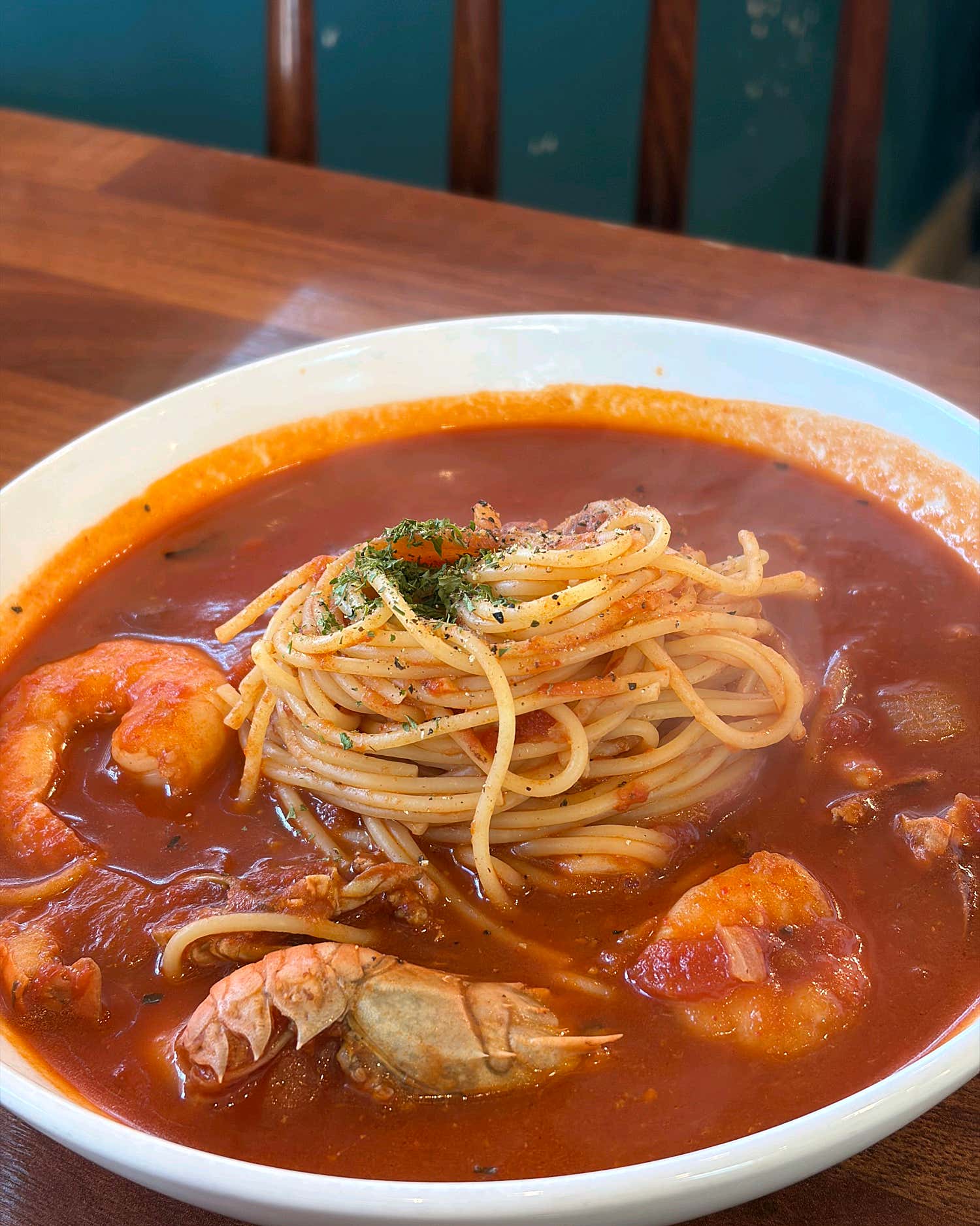 매콤한 소스가 인상적인 파스타