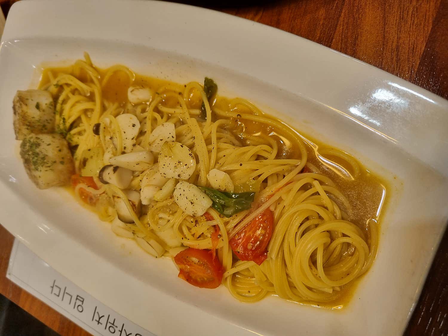 로봇이 서빙하는 리얼파스타 창동점 내부