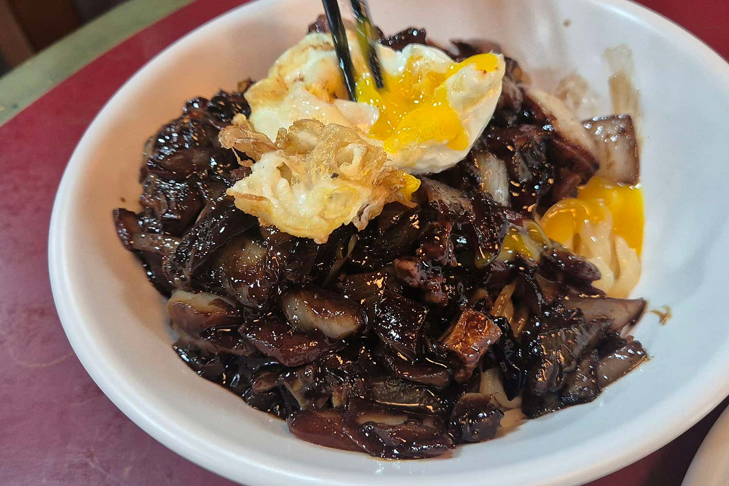 향원 삼선짬뽕, 푸짐한 해산물과 야채