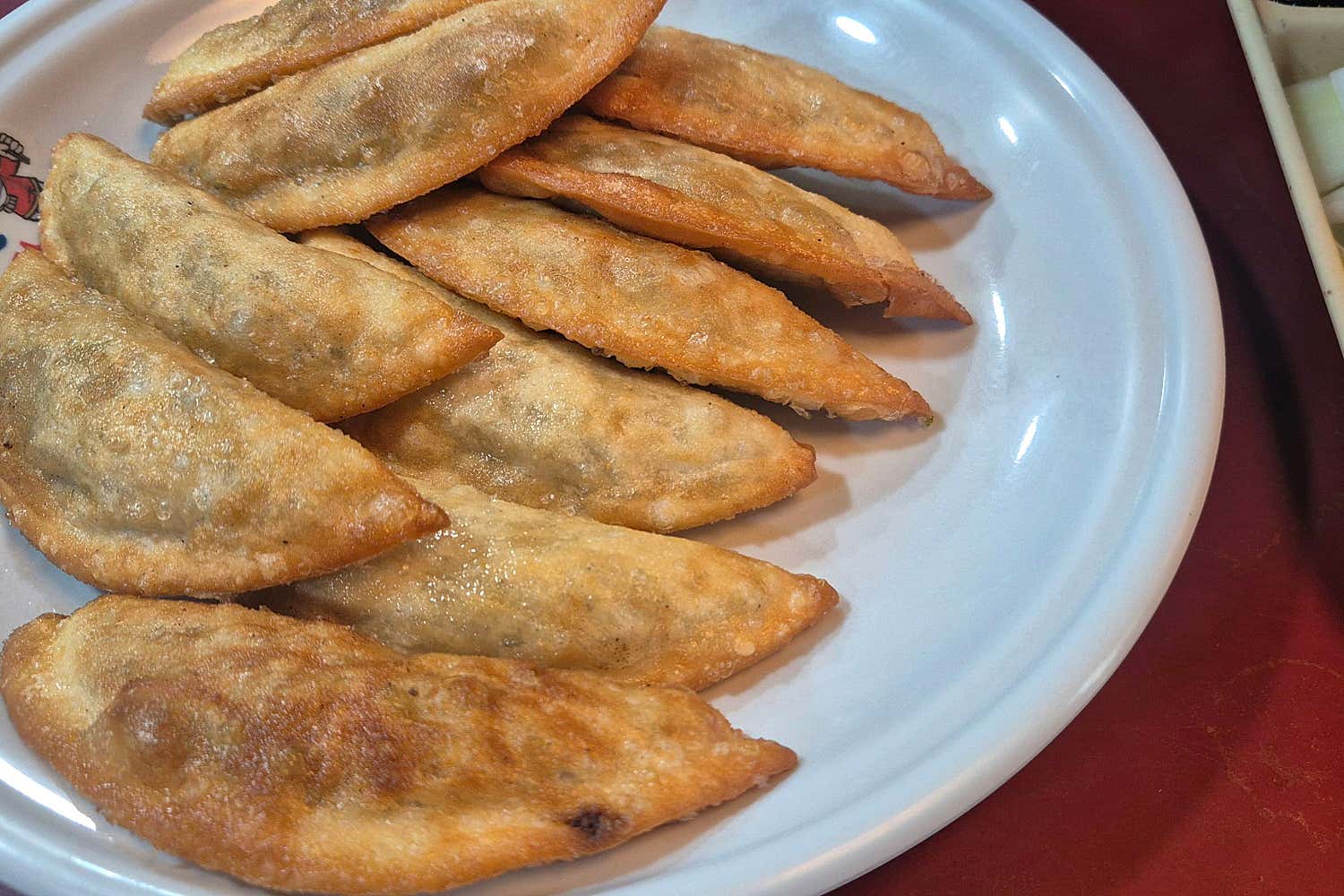 향원 서비스 군만두, 바삭하게 튀겨진 모습