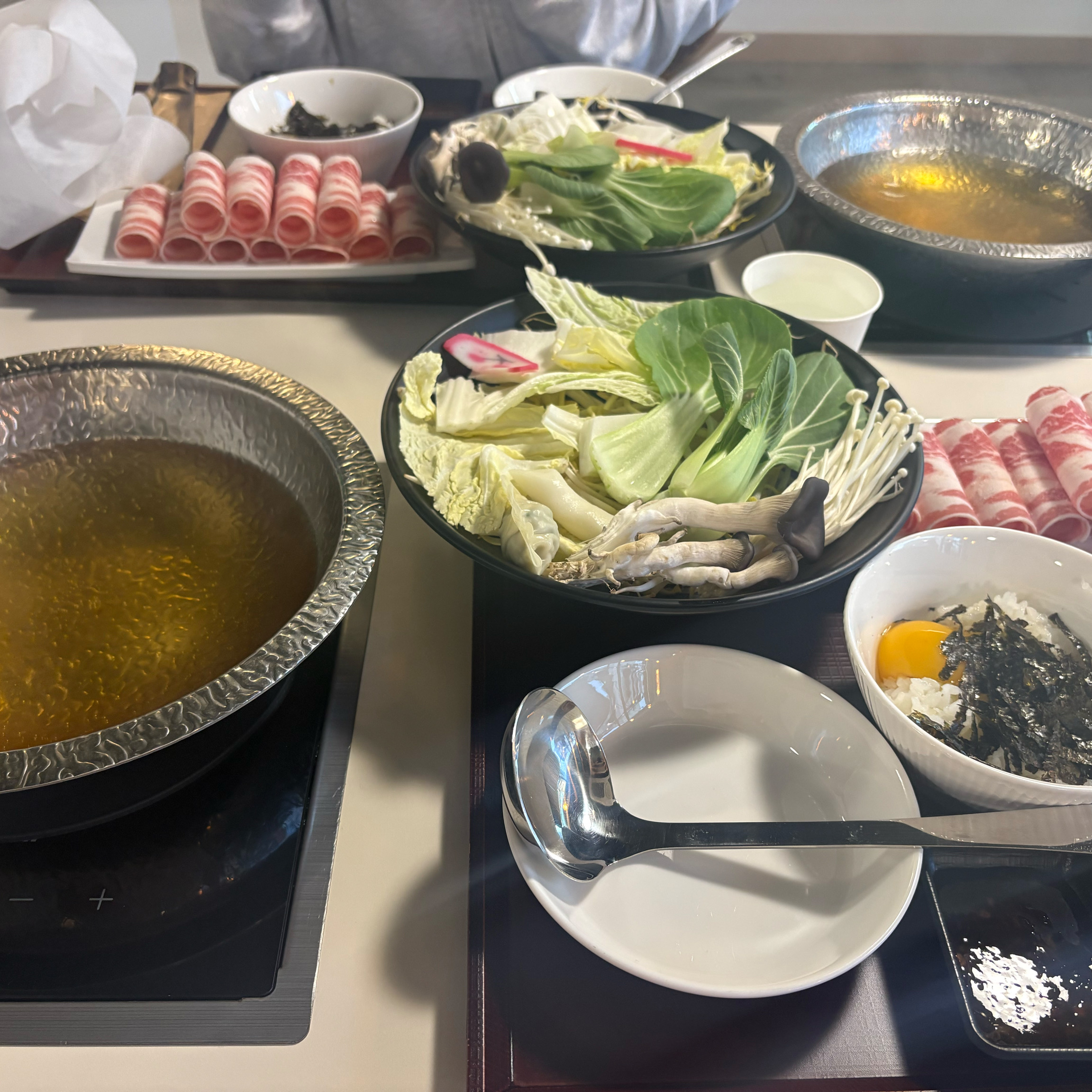 샤브샤브와 곁들여 먹기 좋은 다양한 소스