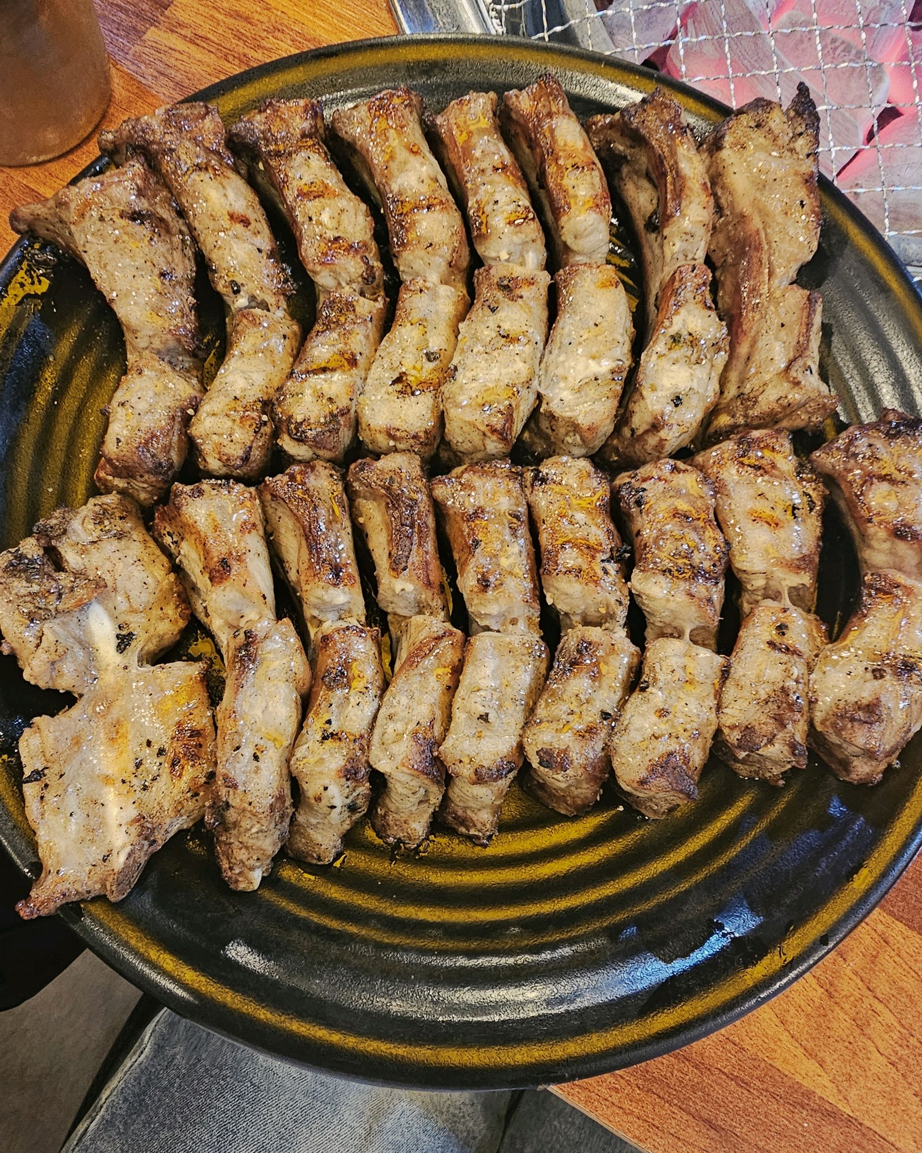 푸짐하게 담긴 쪽갈비