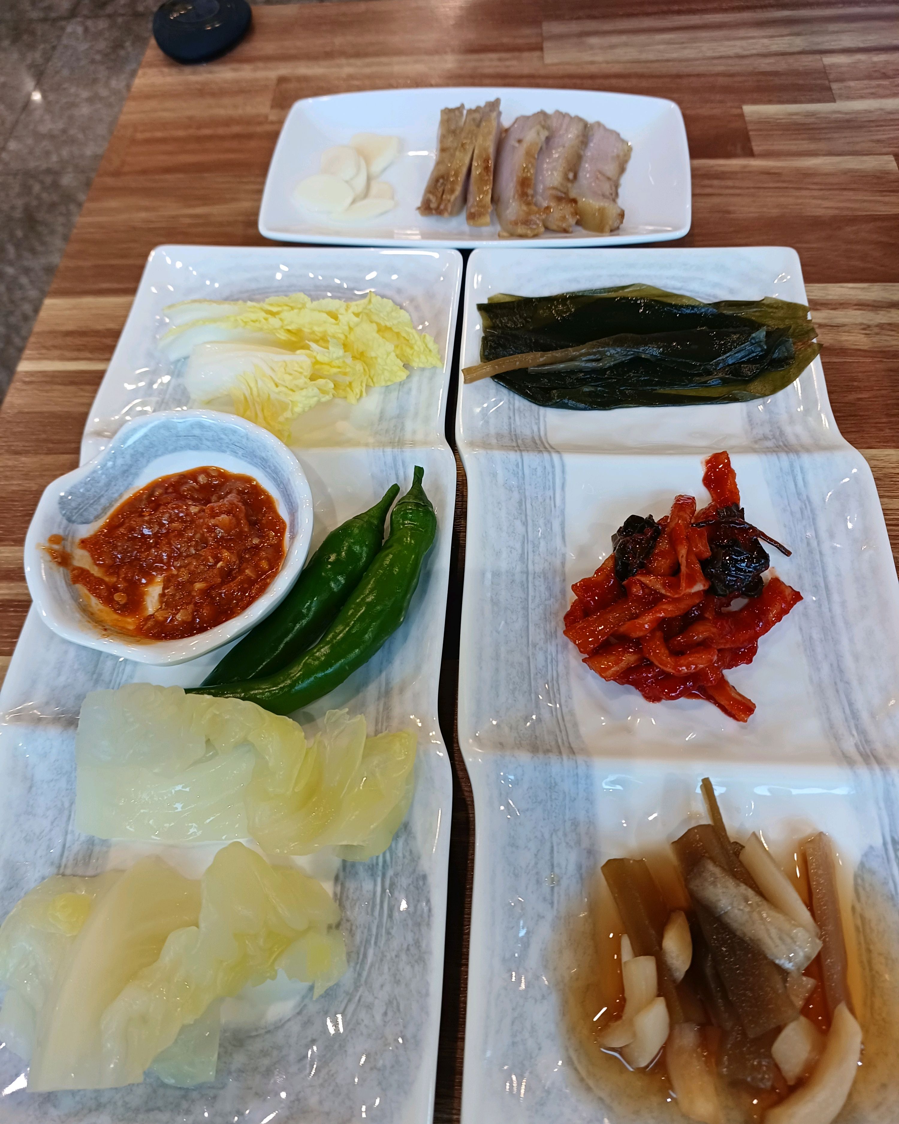 밑반찬과 곁들임