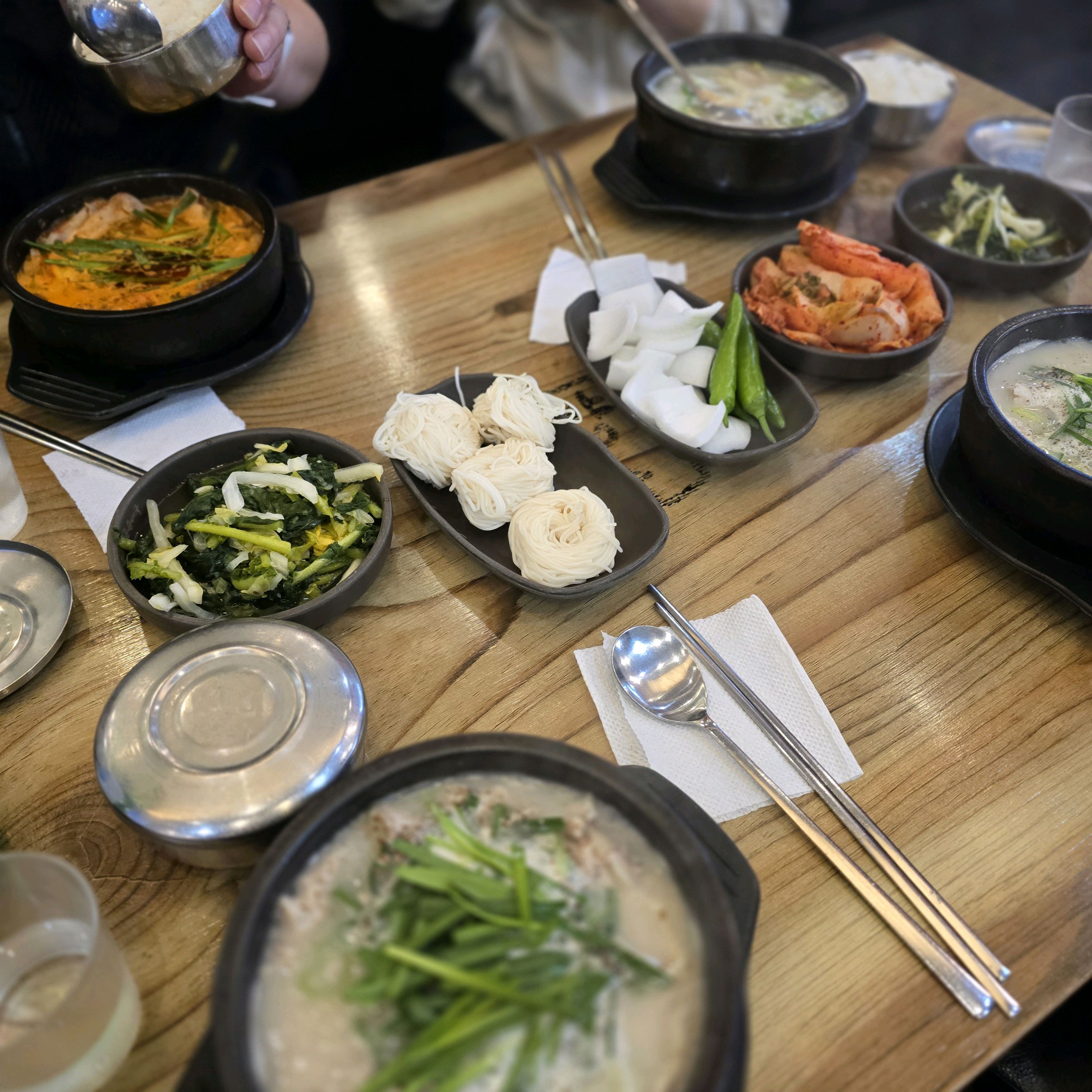 밥과 반찬 사진