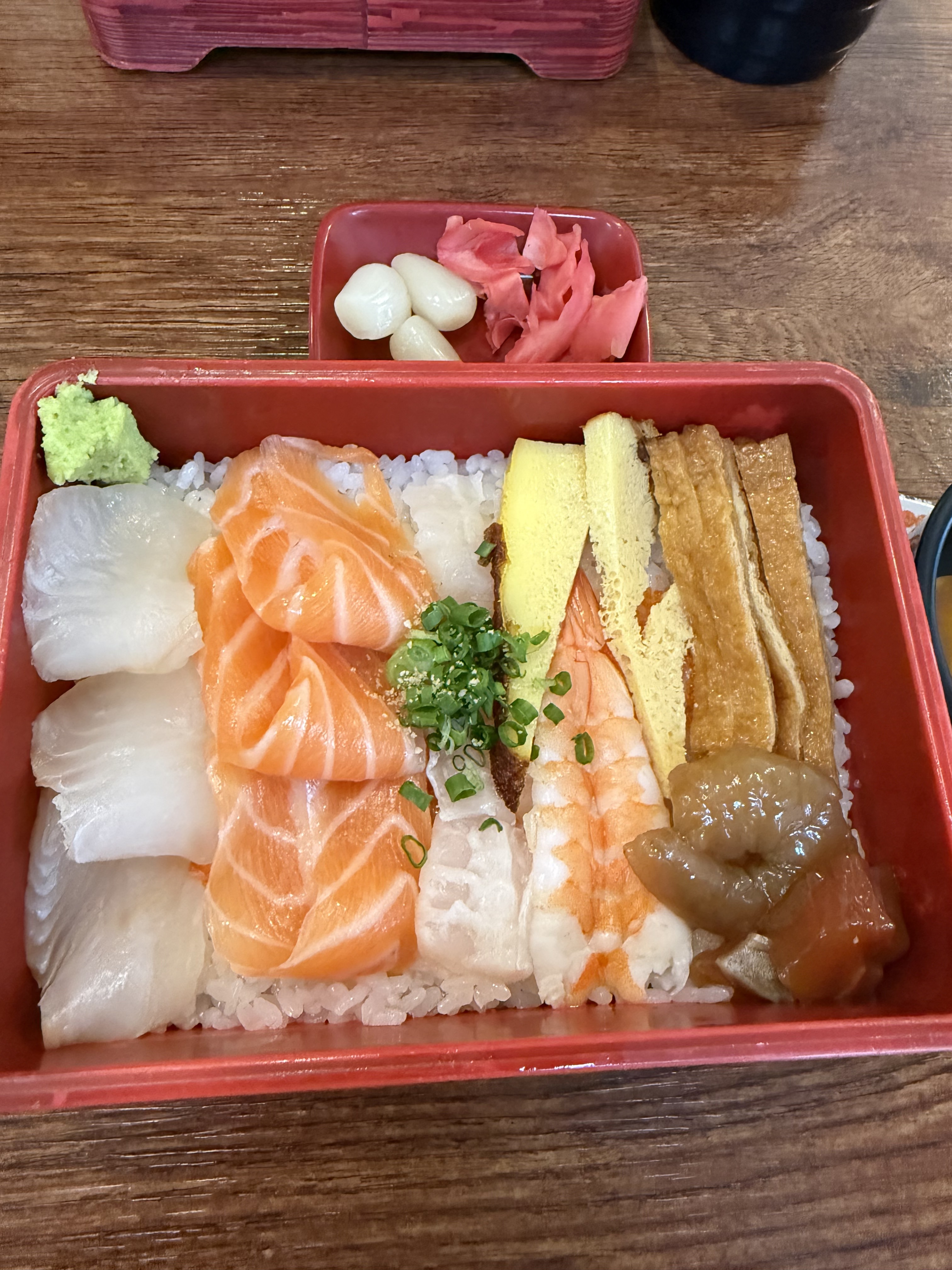 진주 료시의 연어 덮밥