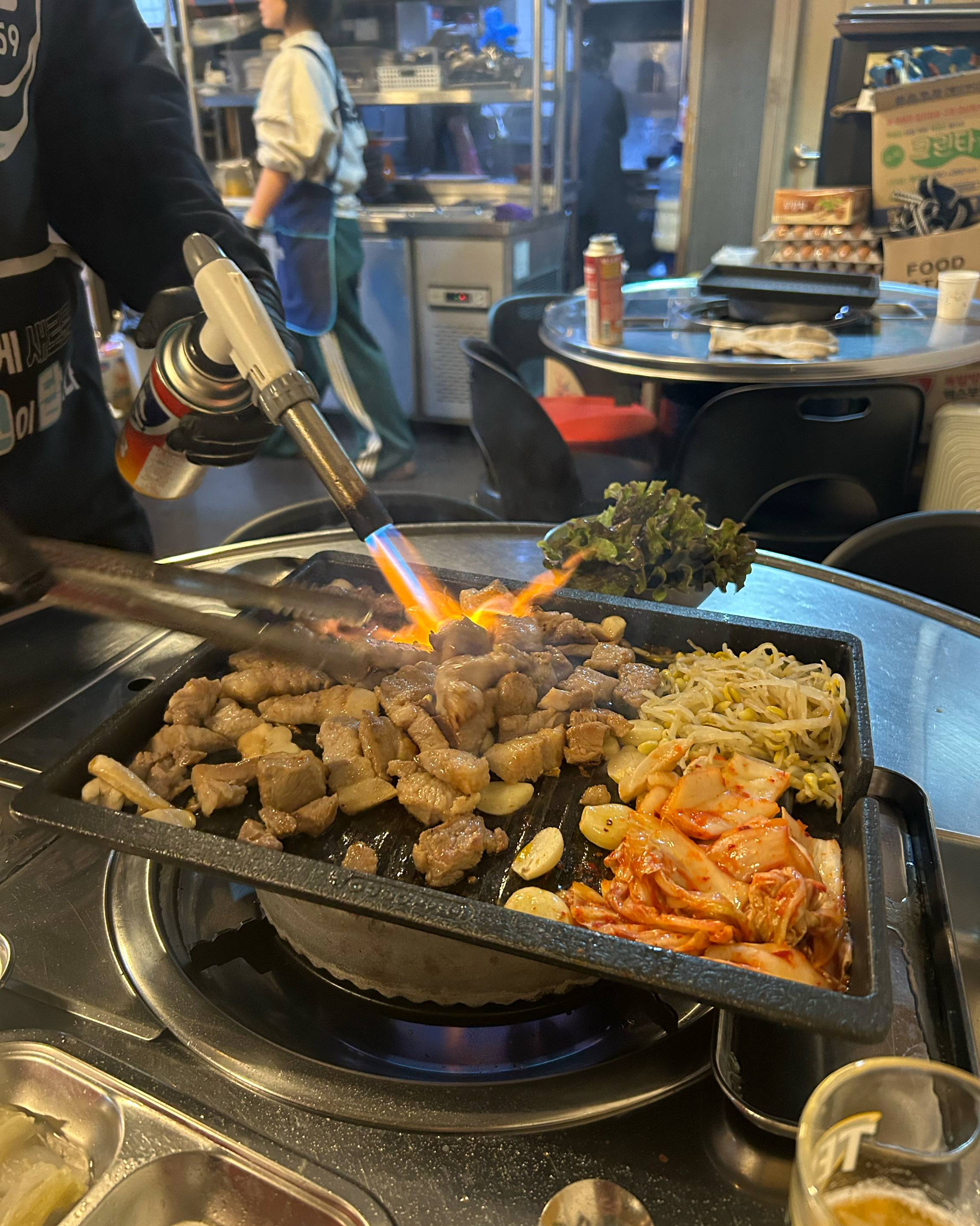 고기, 김치, 콩나물 조합