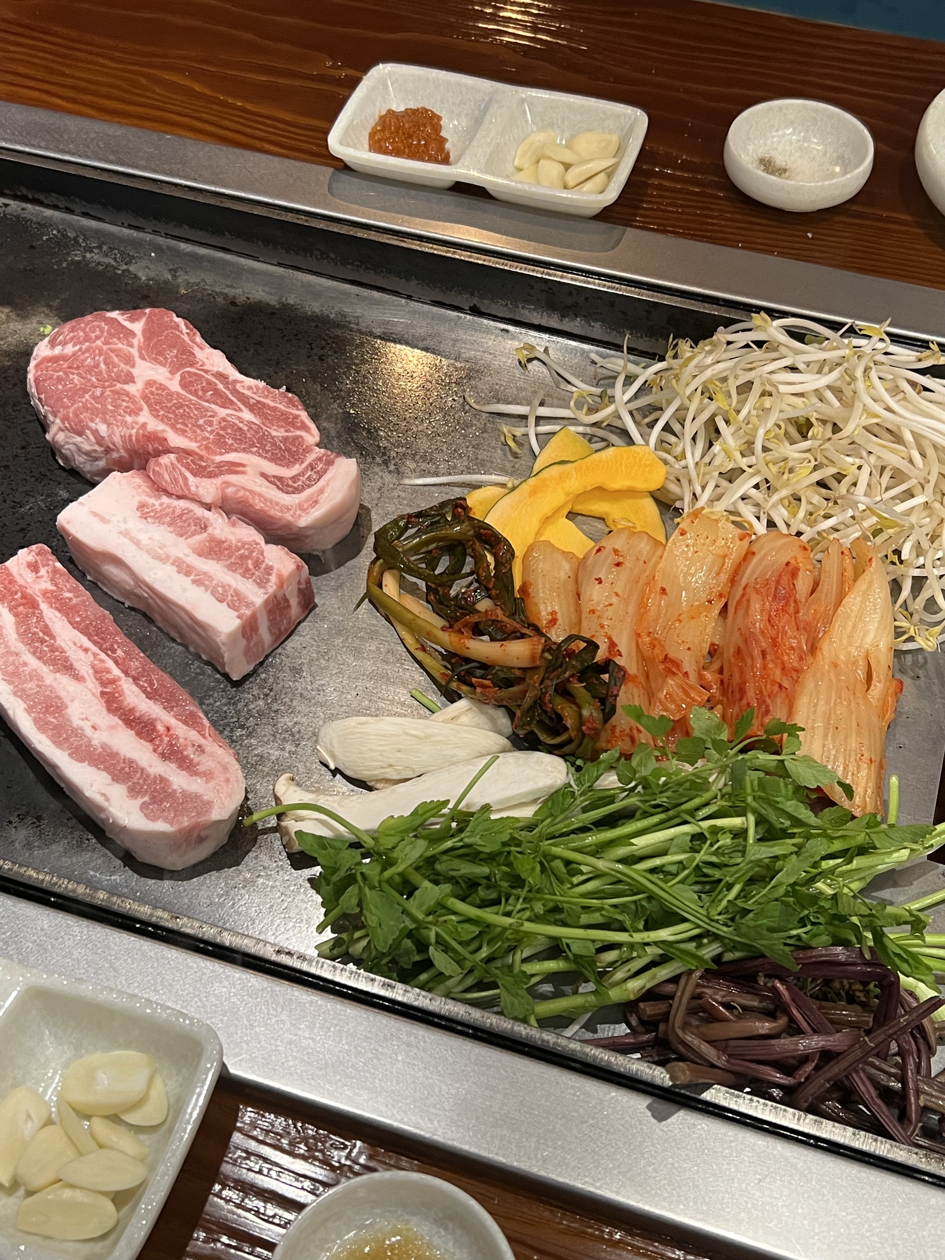 지글지글 익어가는 삼겹살