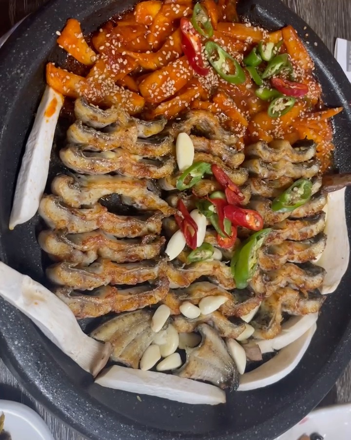 장어구이와 더덕구이 클로즈업