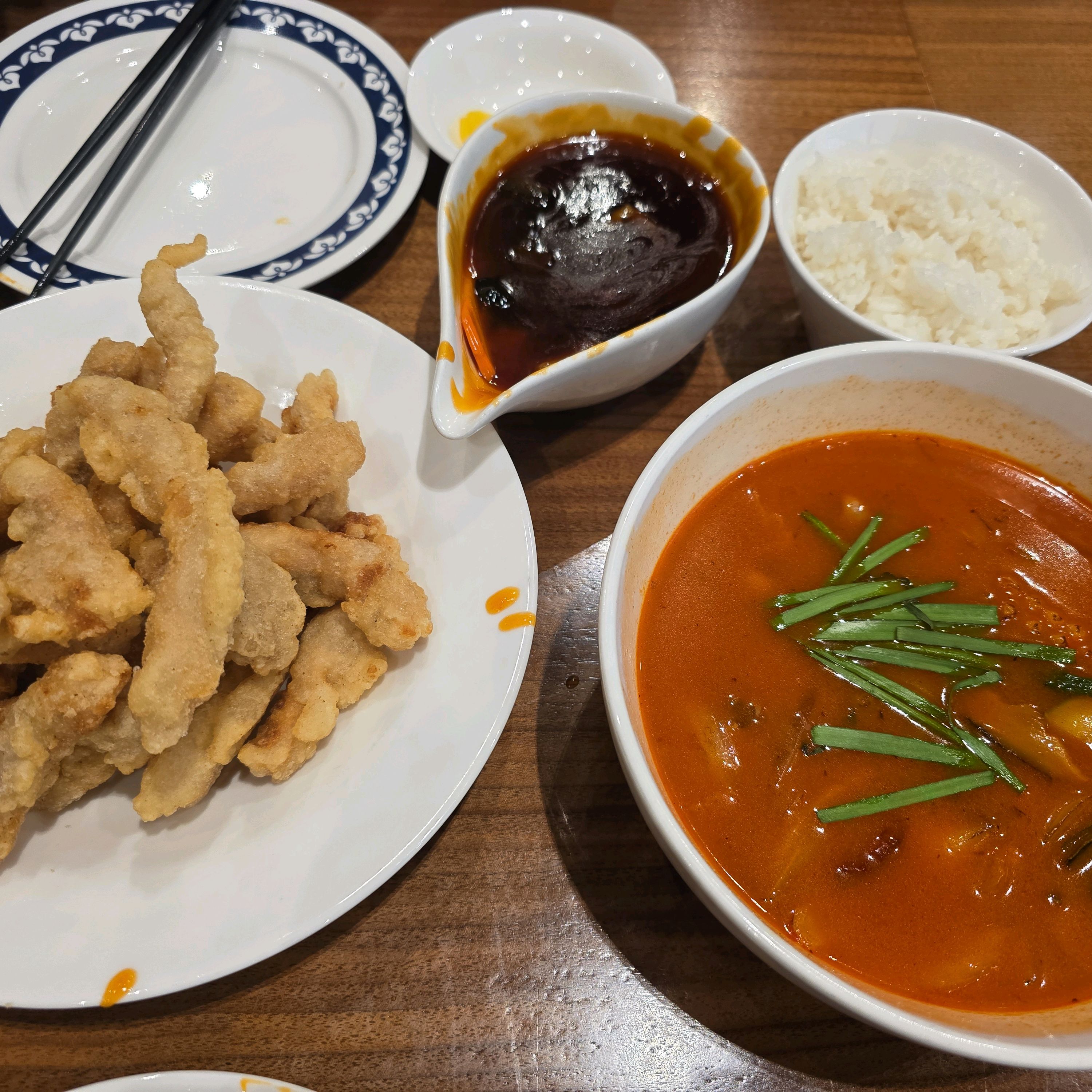 밥과 함께 제공된 짬뽕