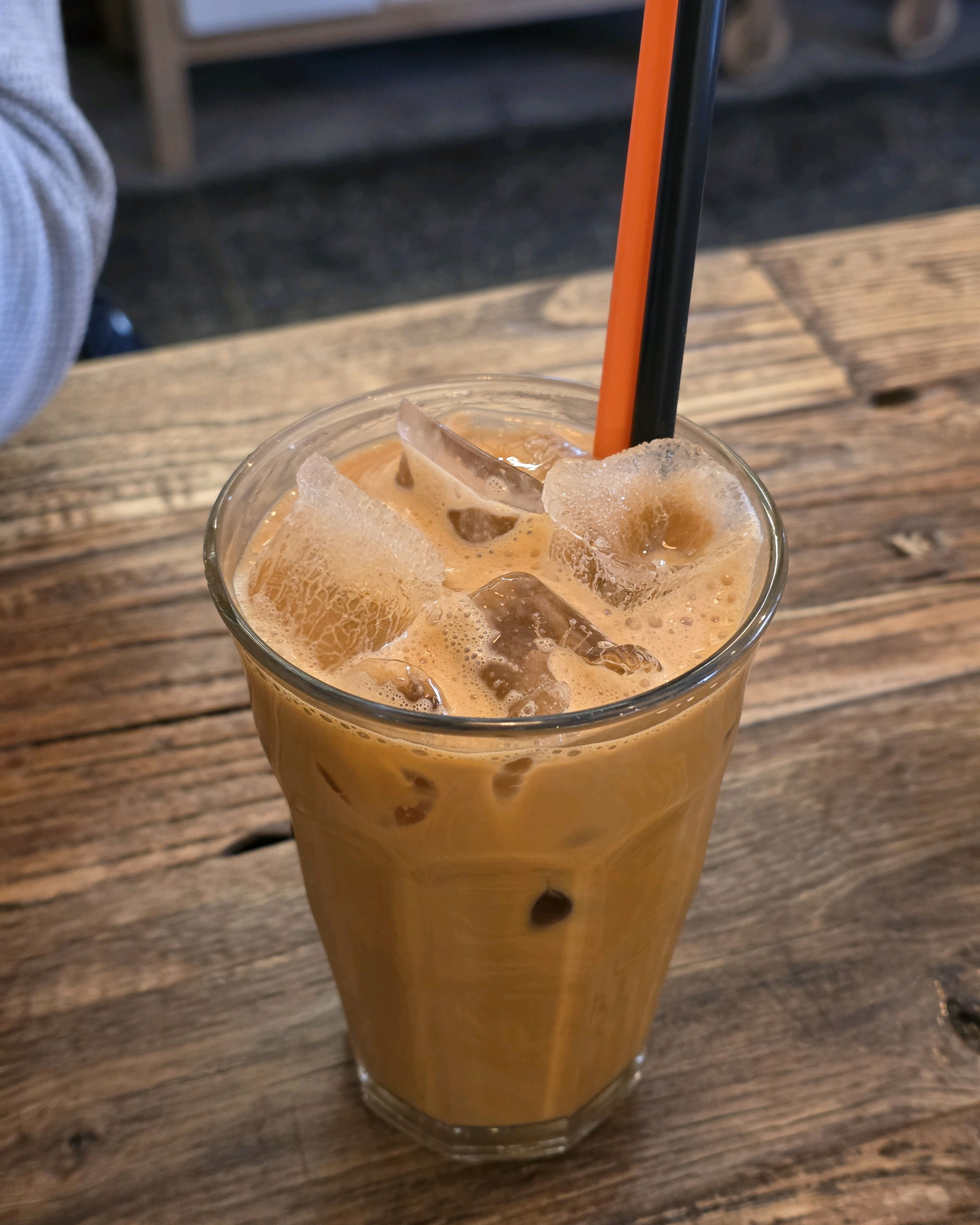 정갈하게 차려진 식사 한 상