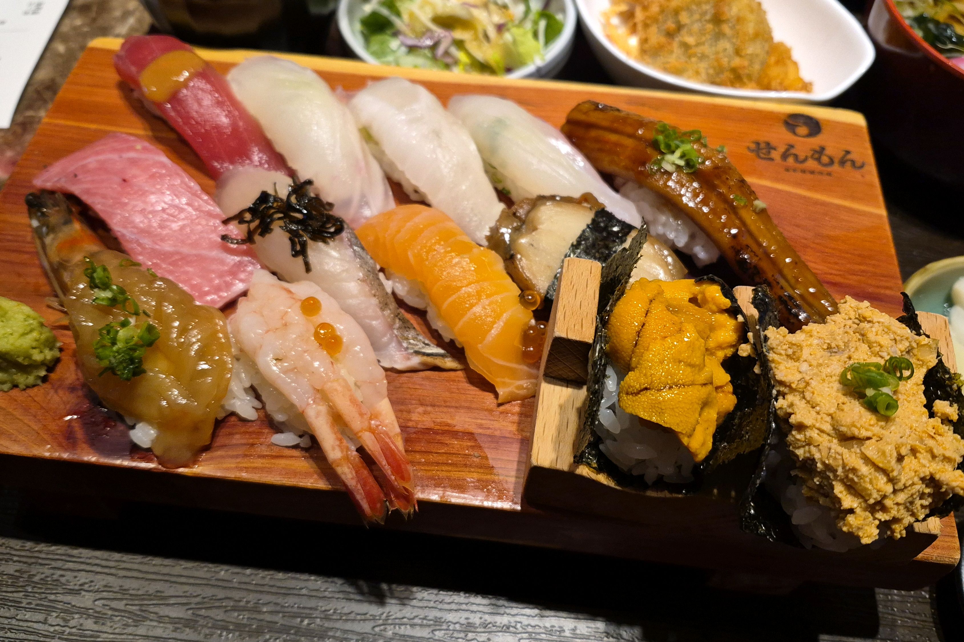 정갈하게 차려진 일식 코스