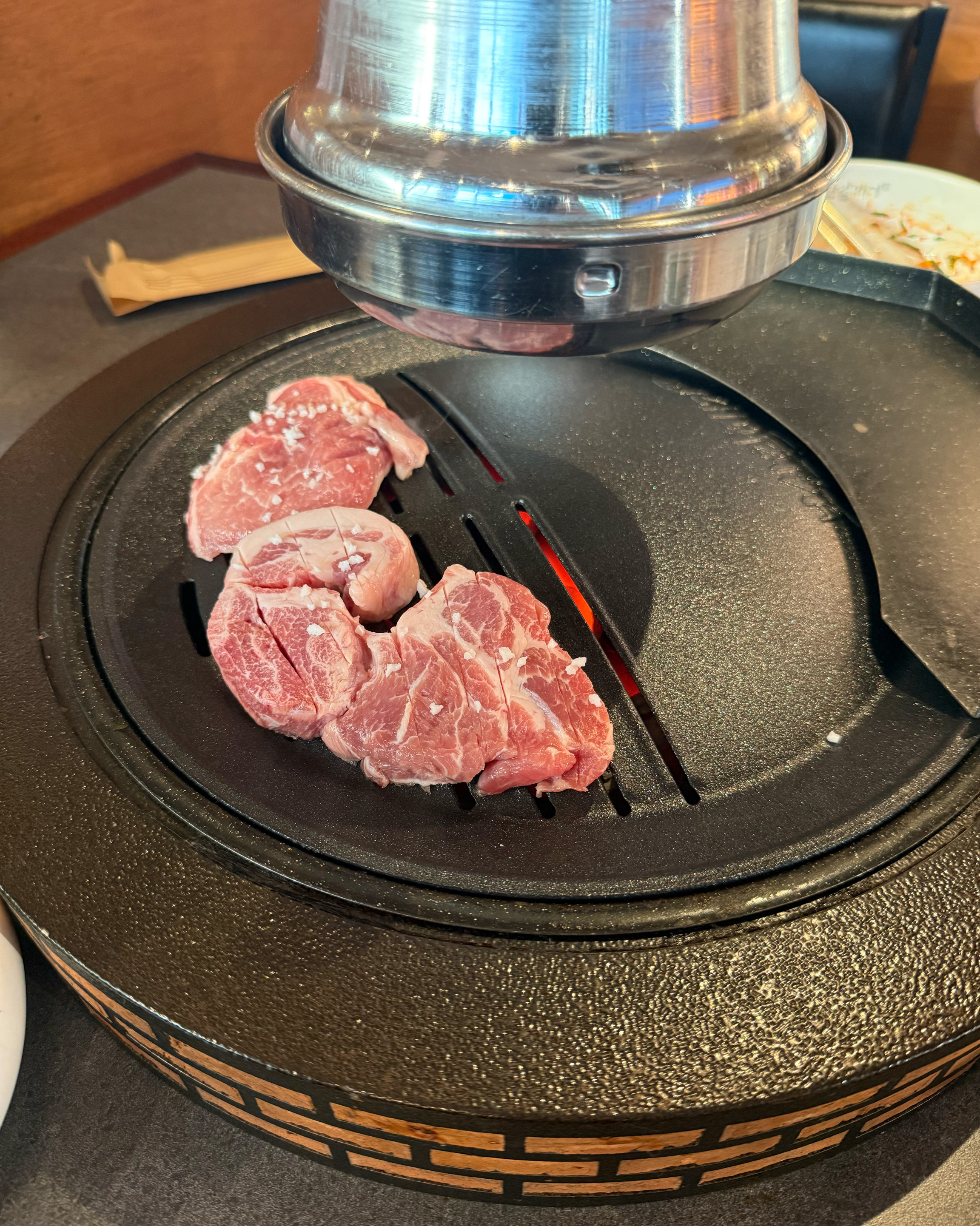 김치볶음밥이 담긴 뚝배기